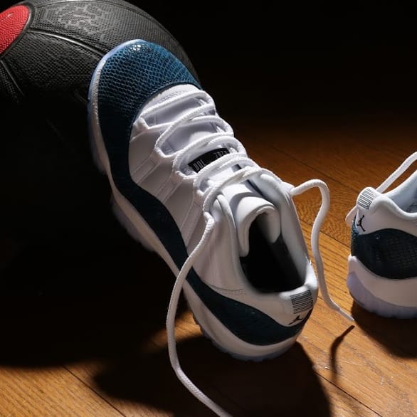 NIKE AIR JORDAN 11 RETRO LOW LEE