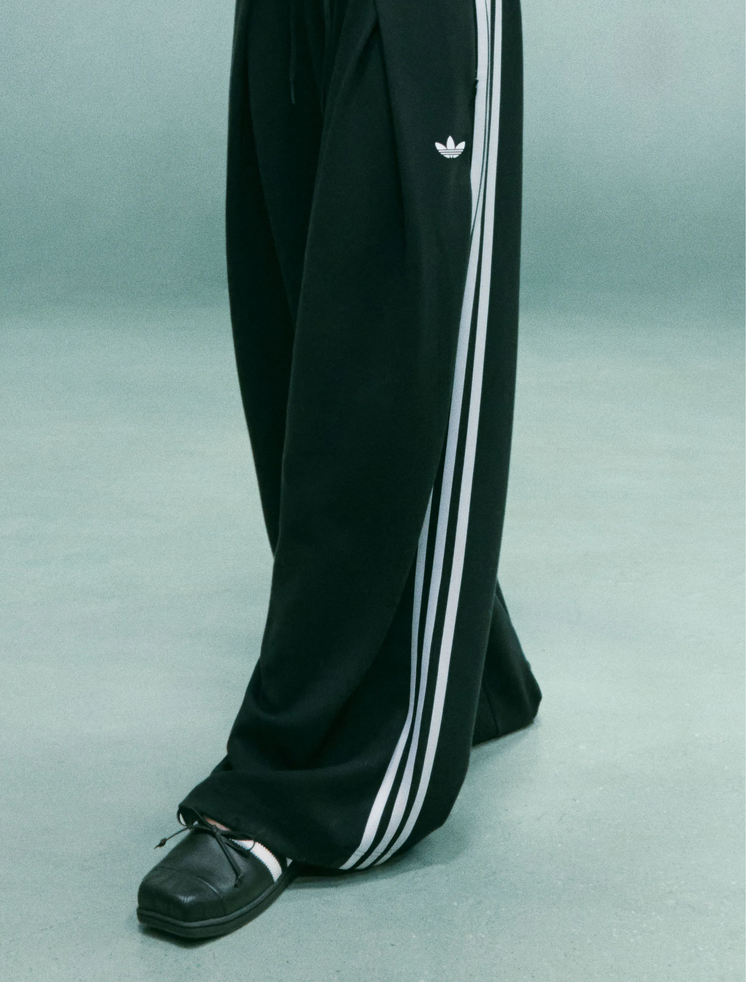 adidas-jennie
