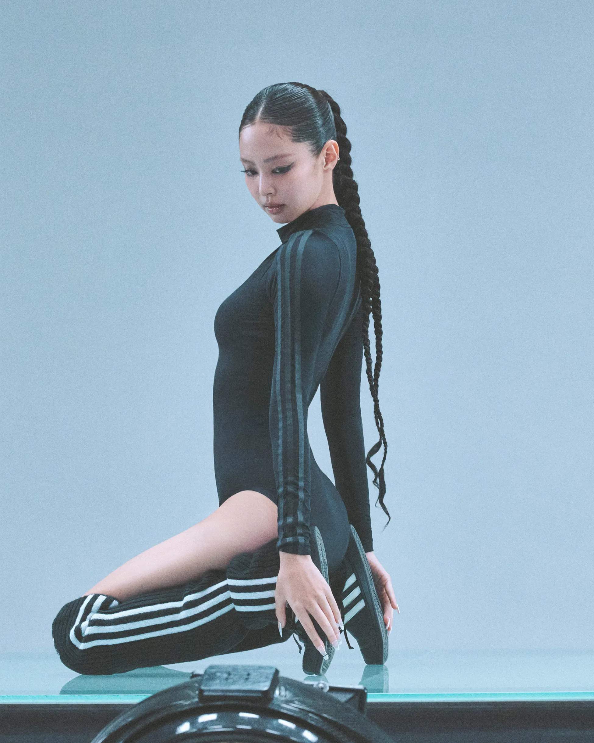 adidas-jennie