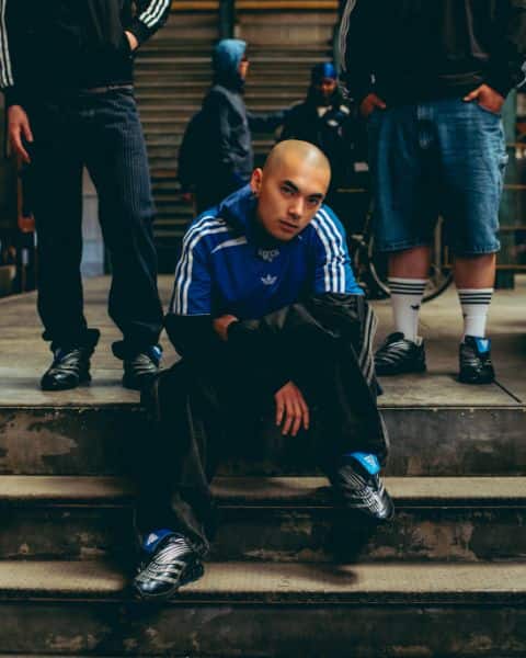 UKの音楽を匂わすスタイルにもマッチするヴィジュアル 足元がコーデの主役になるような強烈な印象を与える“PREDATOR MEGARIDE”