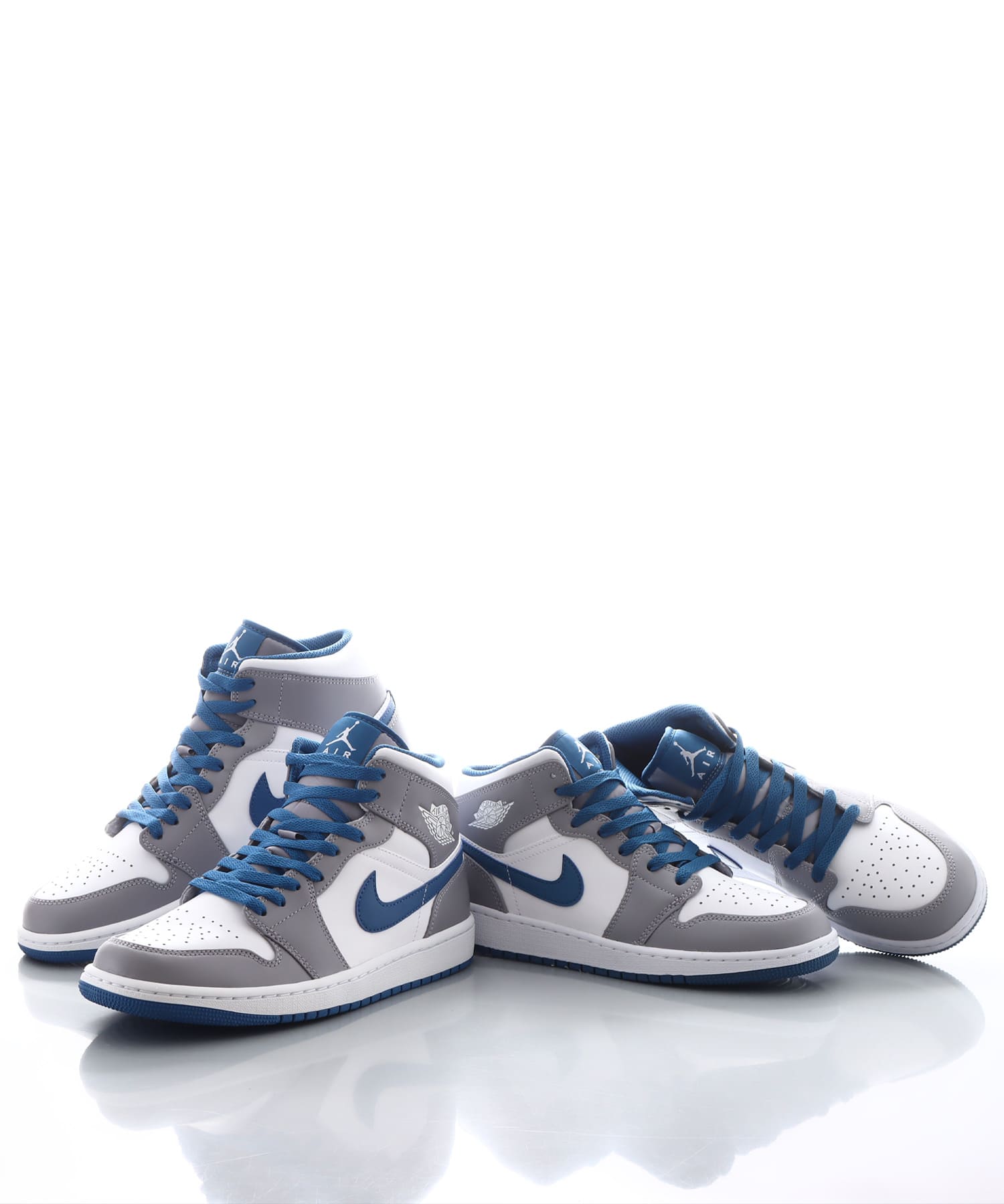 サイズ245CMNike GS Air Jordan 1 Mid True Blue