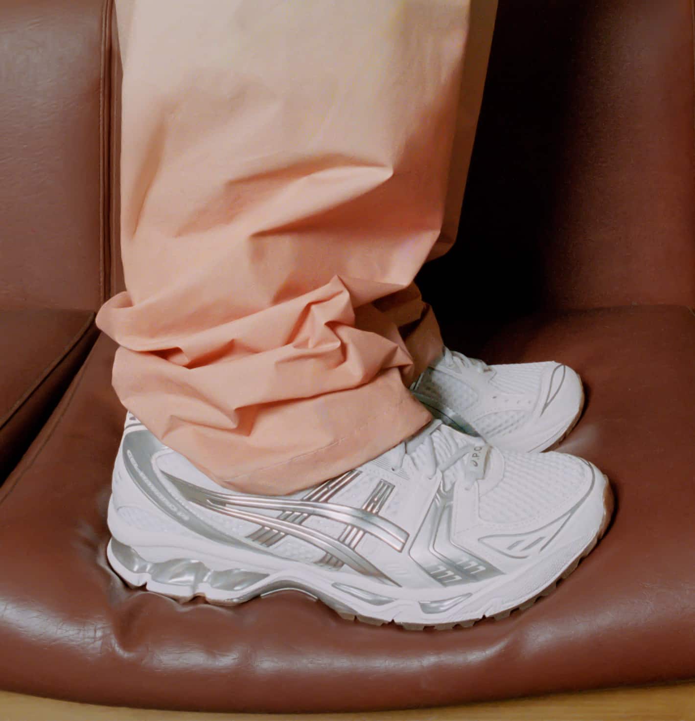 asics GEL-KAYANO 14 A.P.C. | atmos（アトモス） 公式