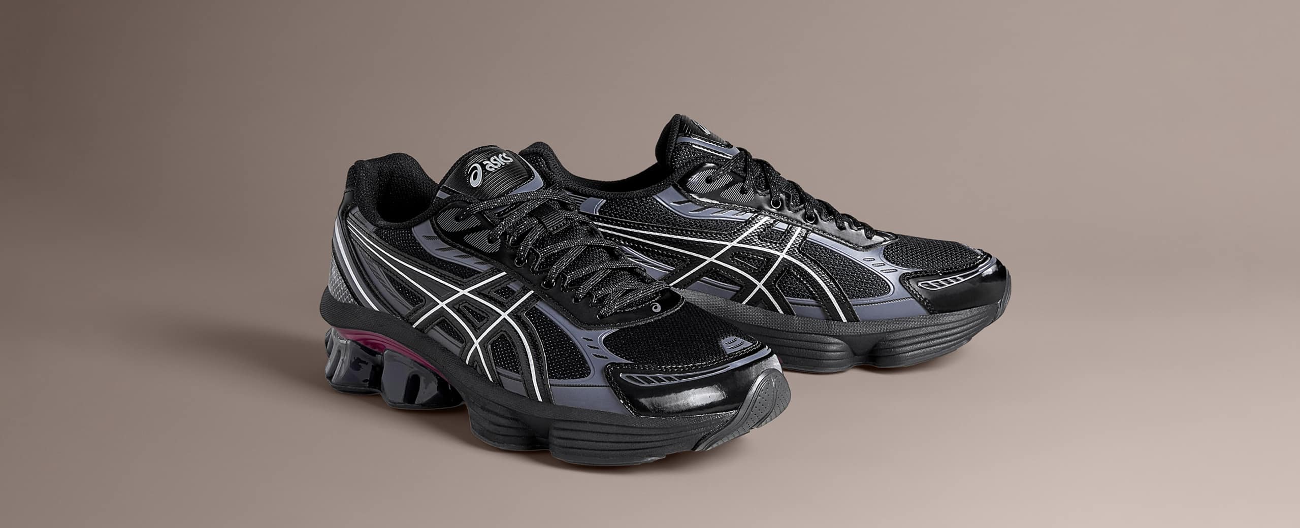 "asics GEL-KINETIC FLUENT"