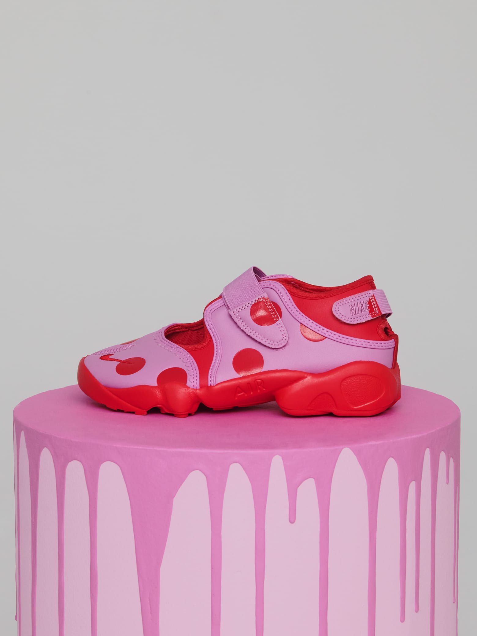 atmos pink Wmns Sandal Collection 2026