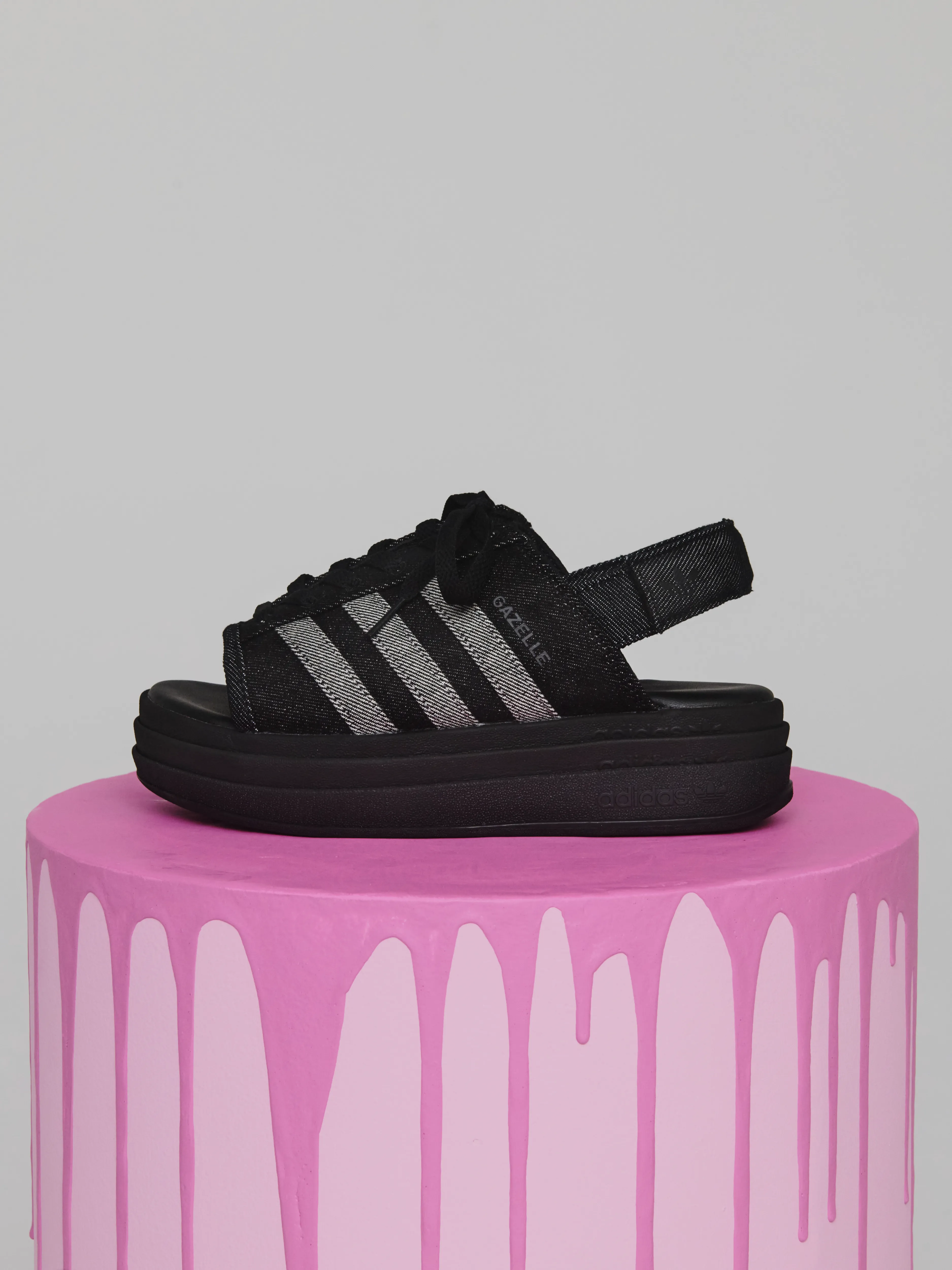 atmos pink Wmns Sandal Collection 2026