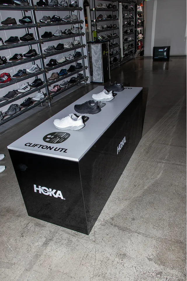 HOKA CLIFTON UTL