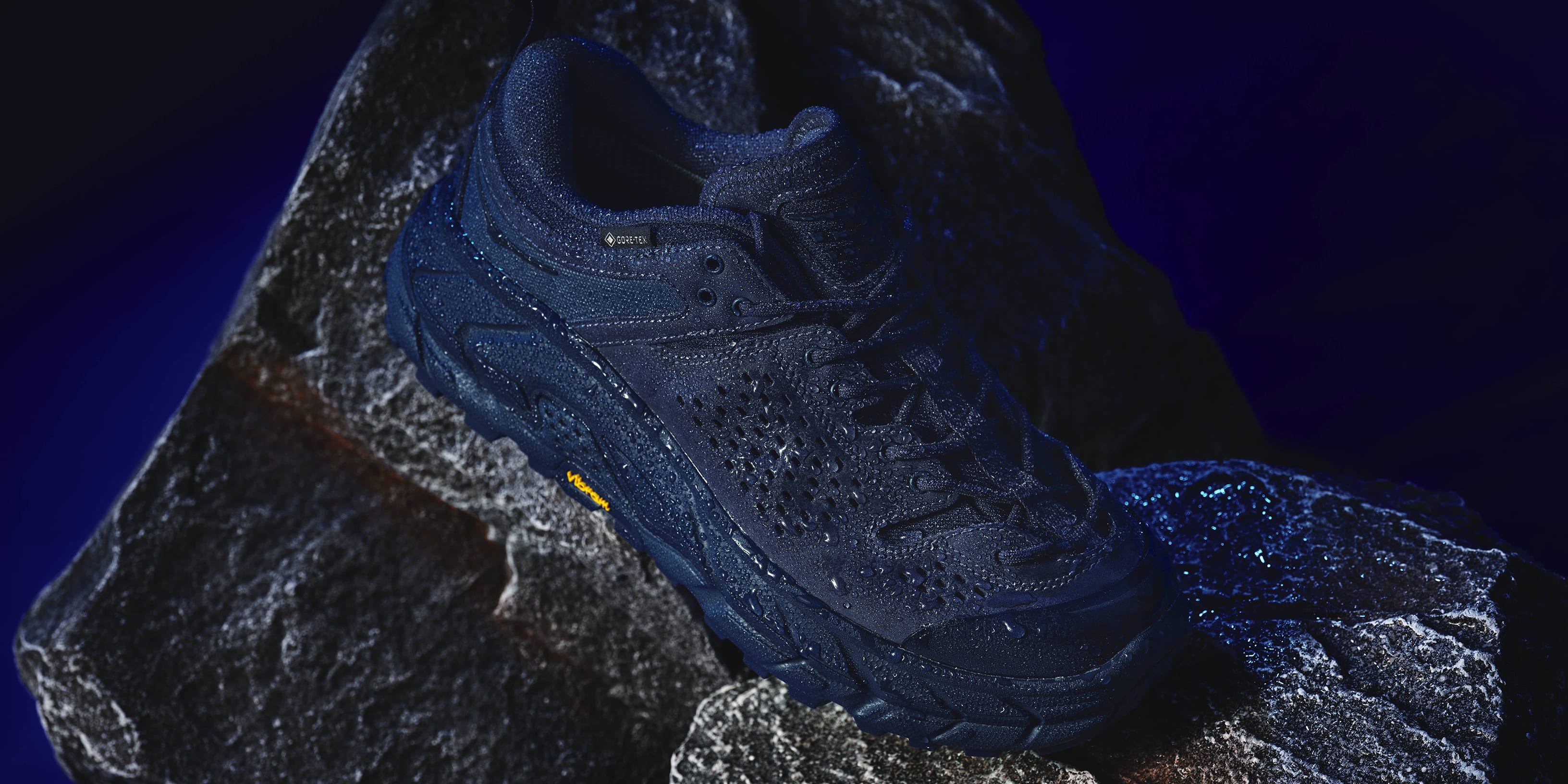 HOKA TOR ULTRA LO