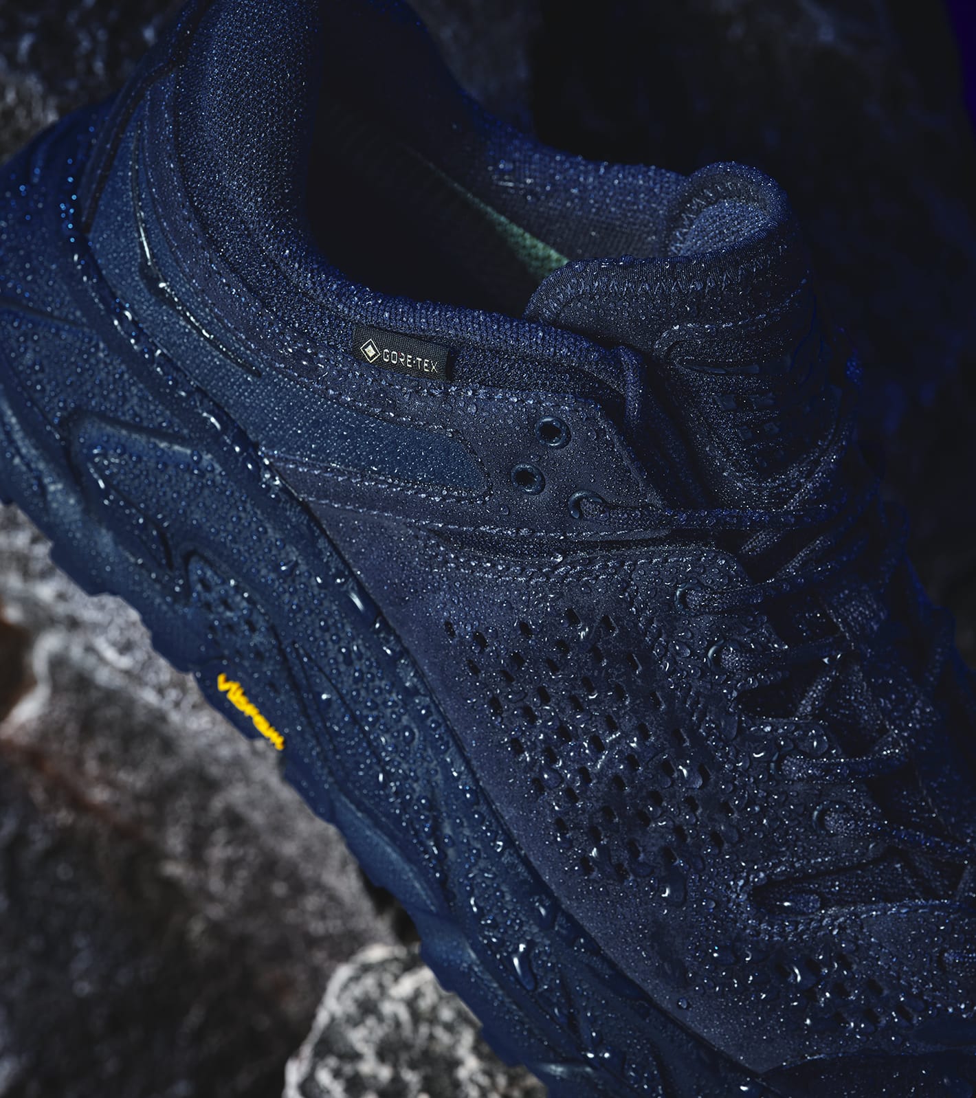 HOKA TOR ULTRA LO