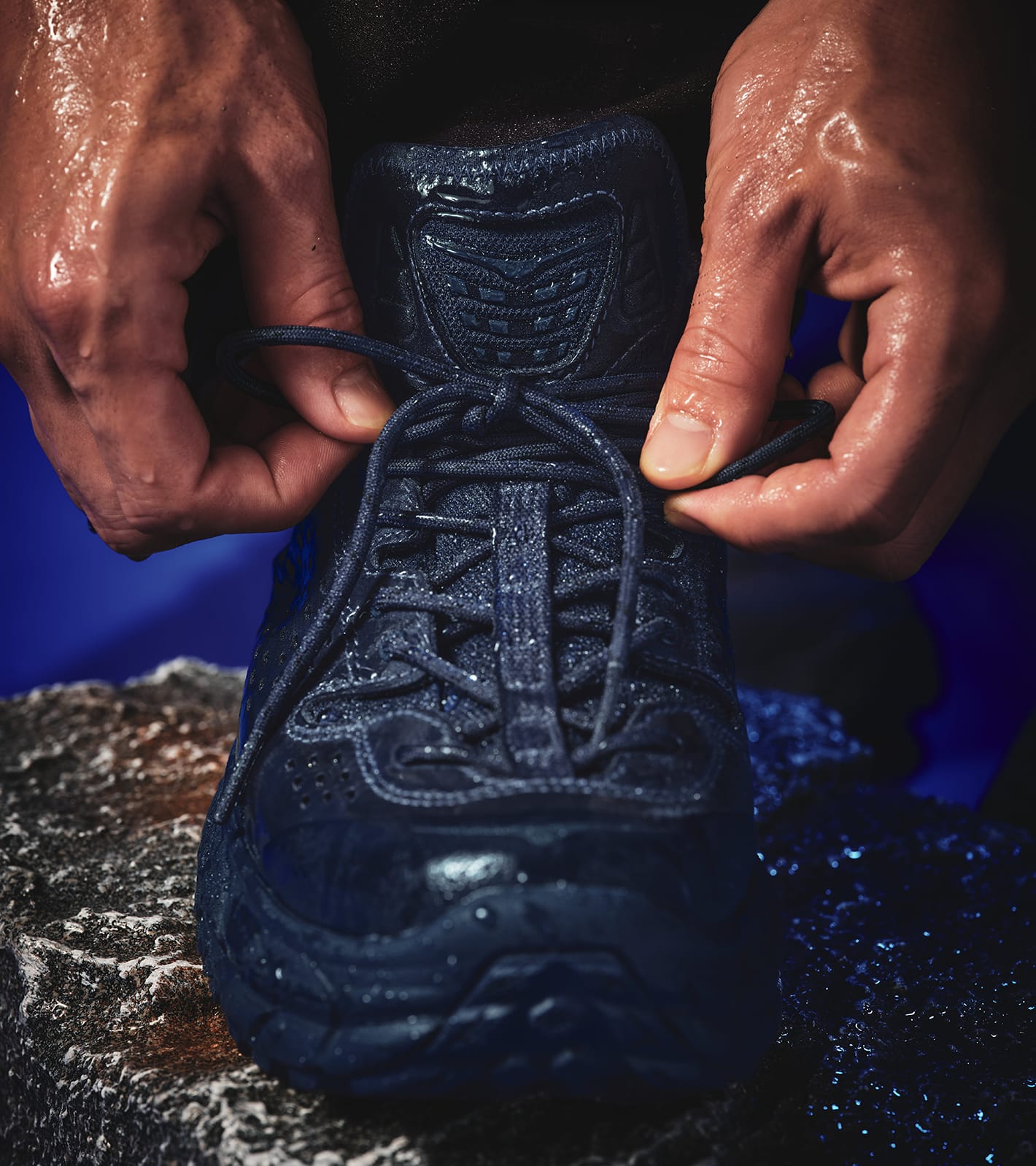 HOKA TOR ULTRA LO