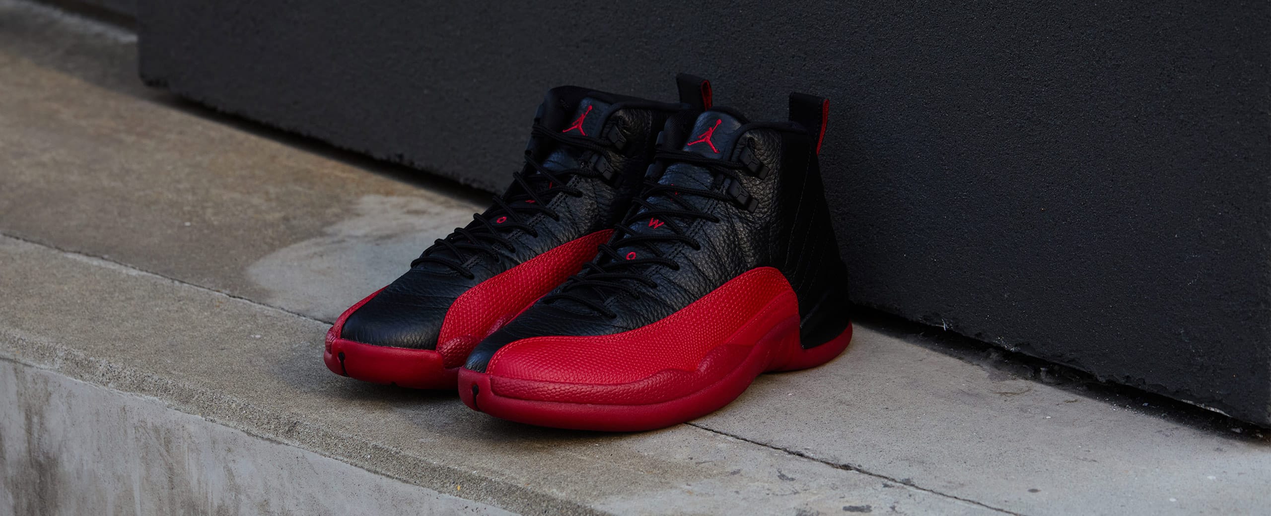 AIR JORDAN 12 RETRO Varsity Red and Black