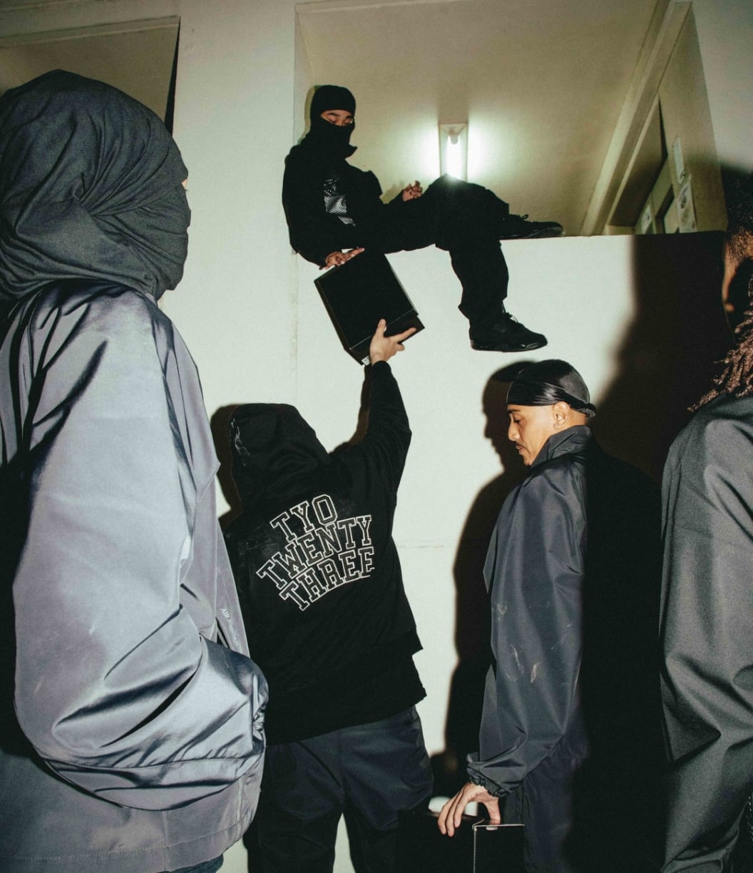 jordan-brand-air-jordan-4-retro-black-cat-look-book