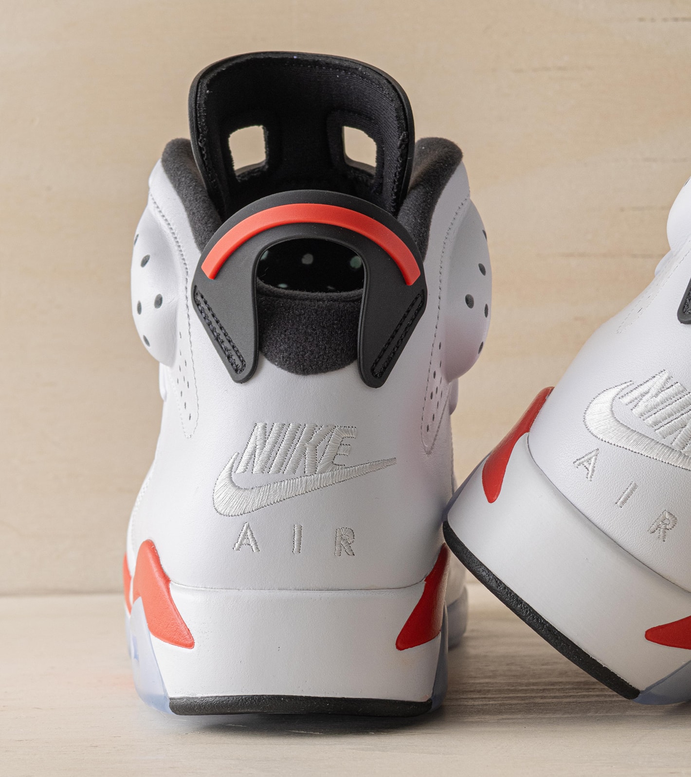 AIR JORDAN 6 RETRO