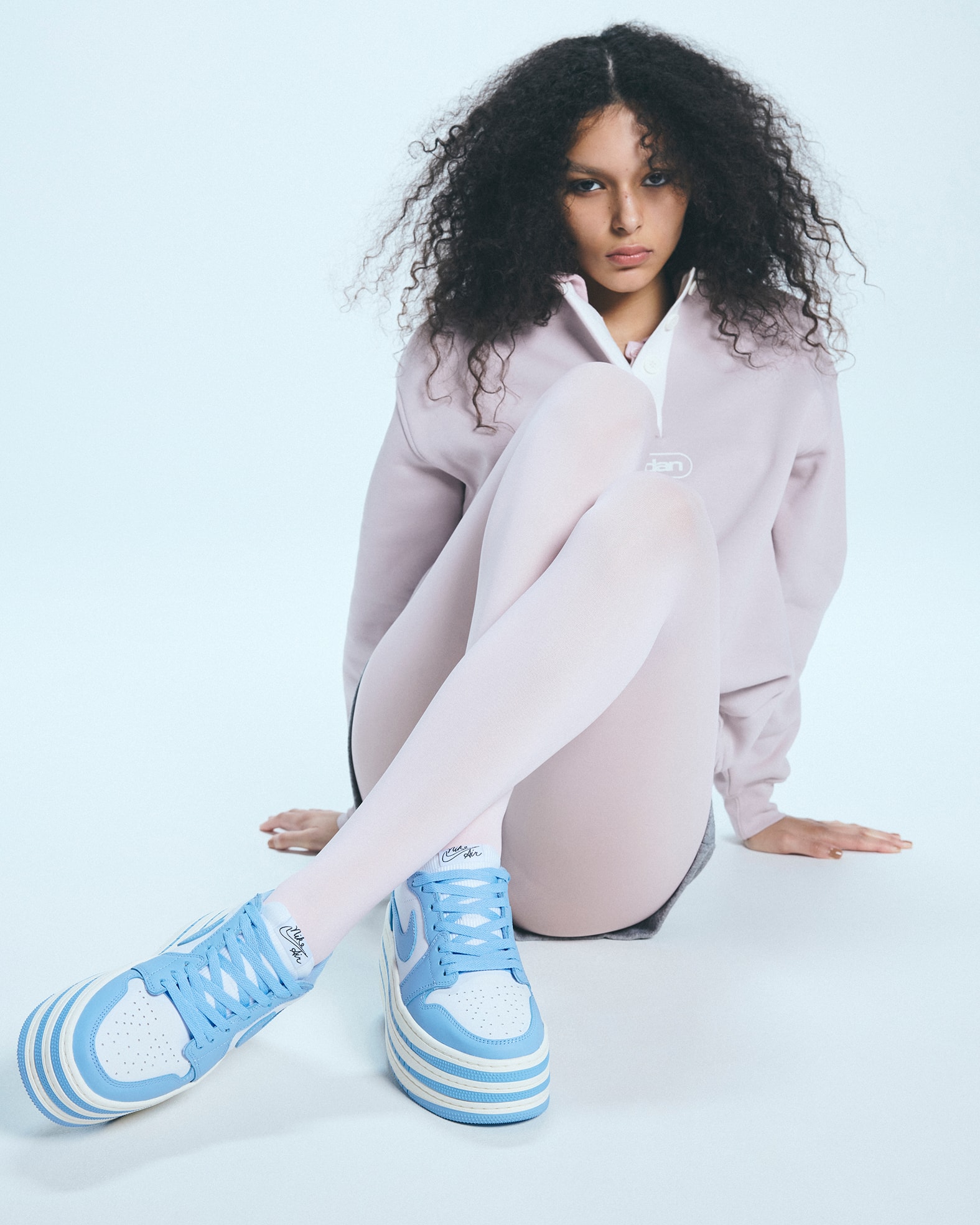 jordan-brand-wmns-air-jordan-1-triple-stack