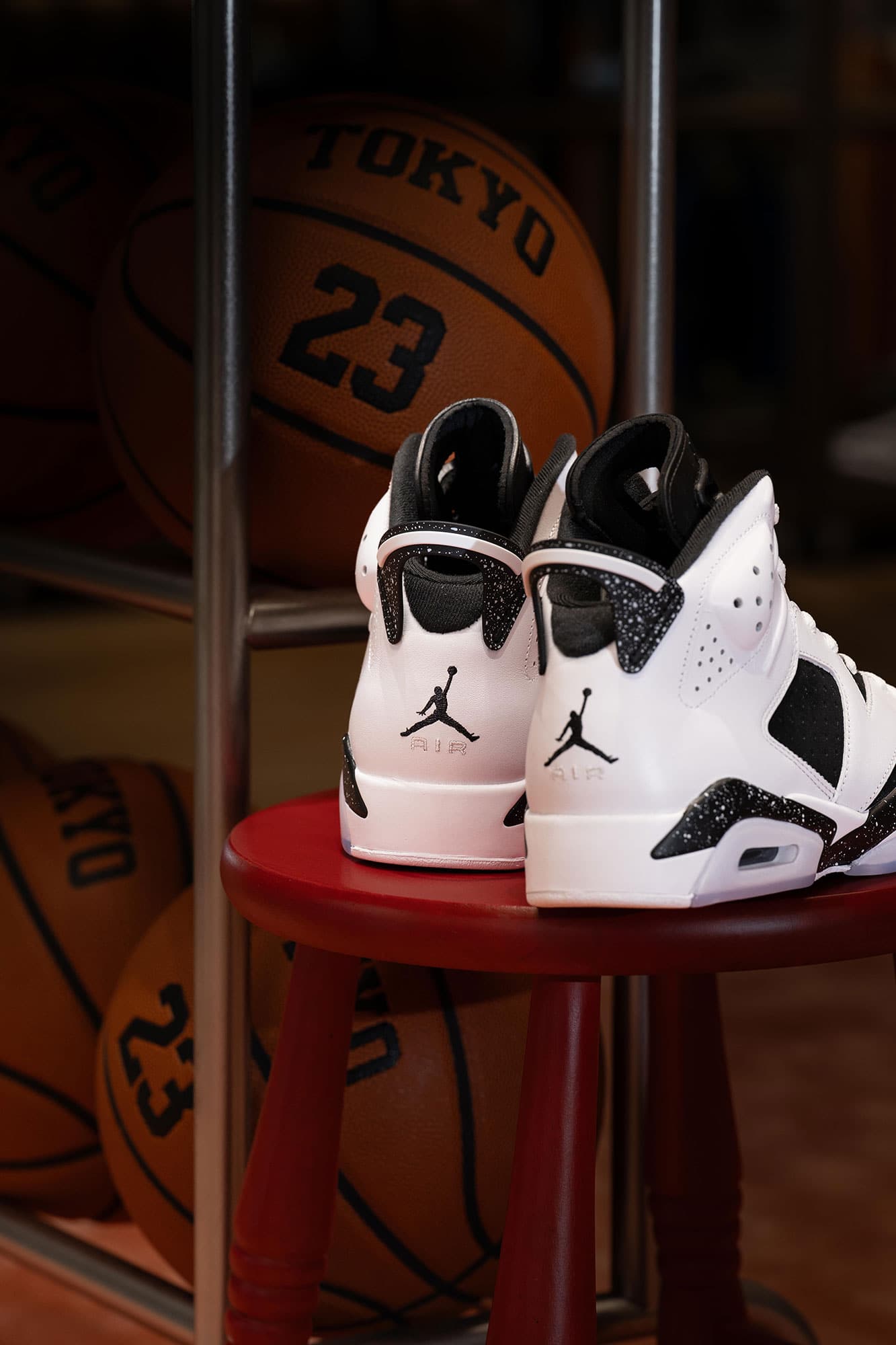 AIR JORDAN 6 RETRO