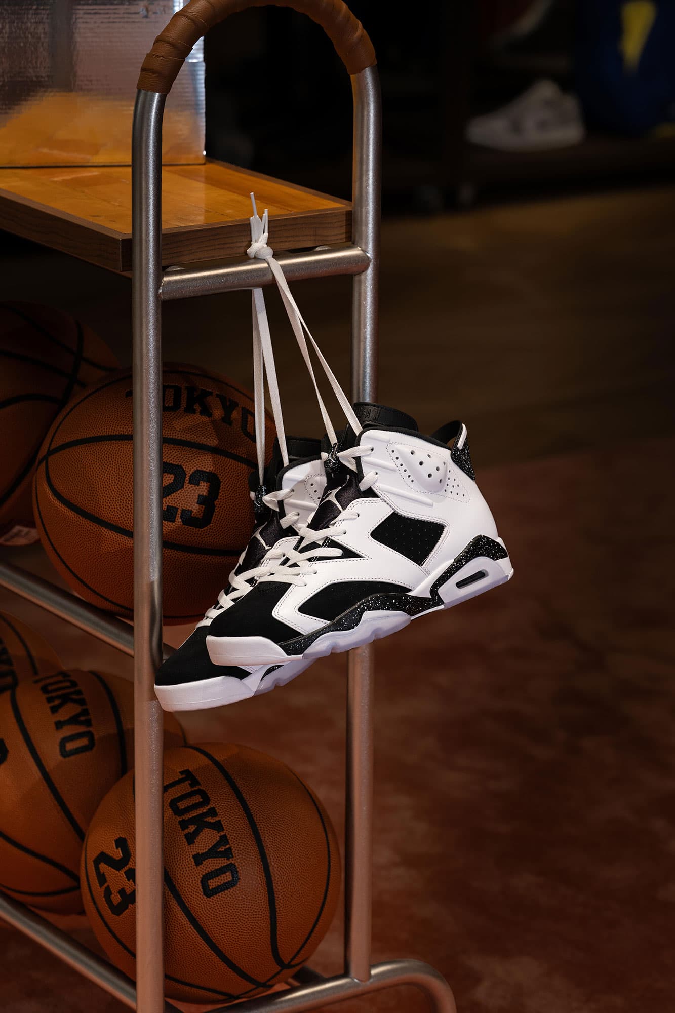 AIR JORDAN 6 RETRO
