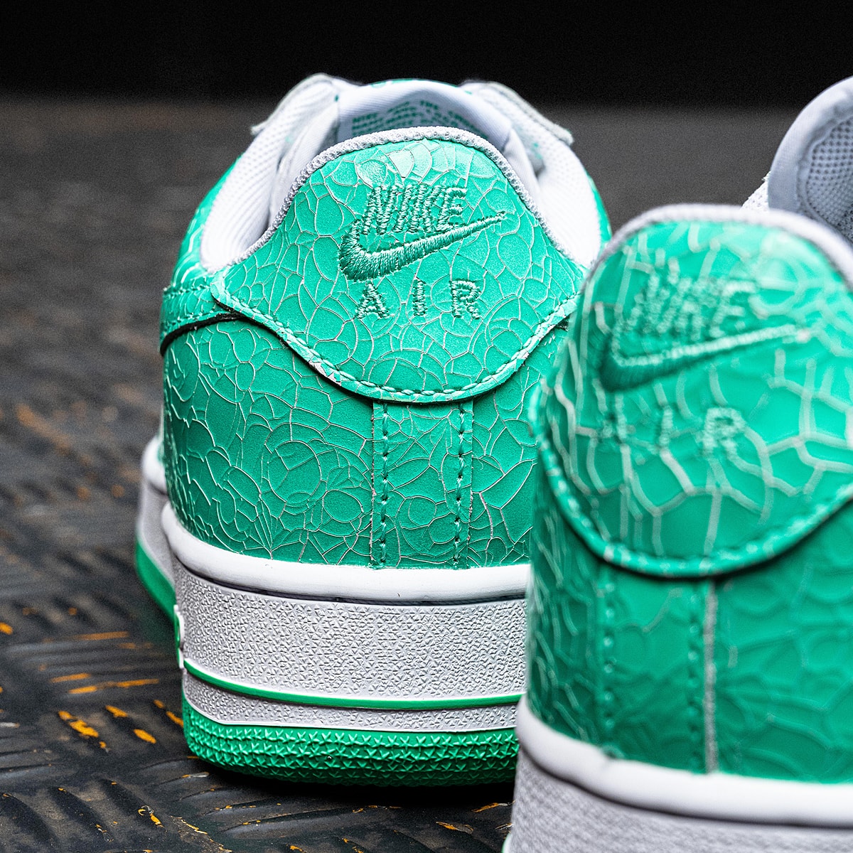 NIKE AF1 Cracked Leather 