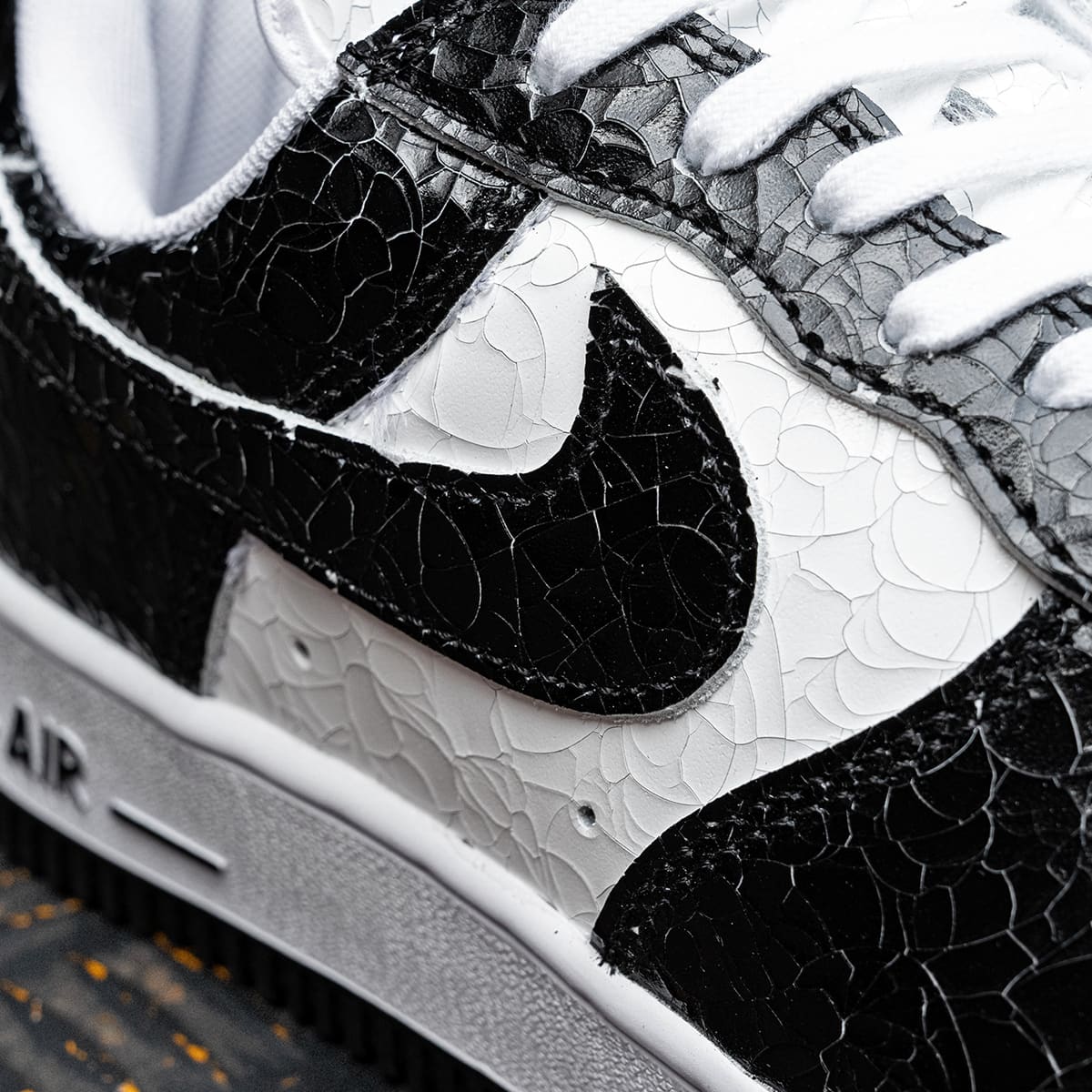 NIKE AF1 Cracked Leather 