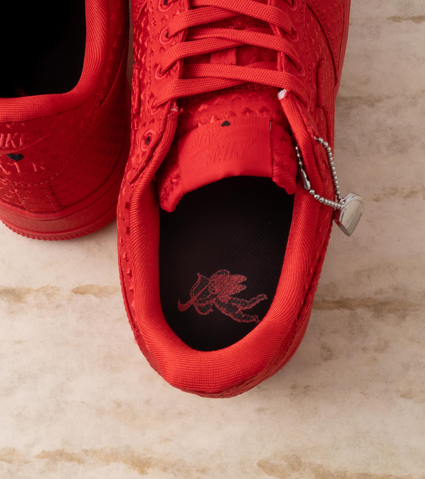 NIKE AIR FORCE 1 RETRO Valentine's Day