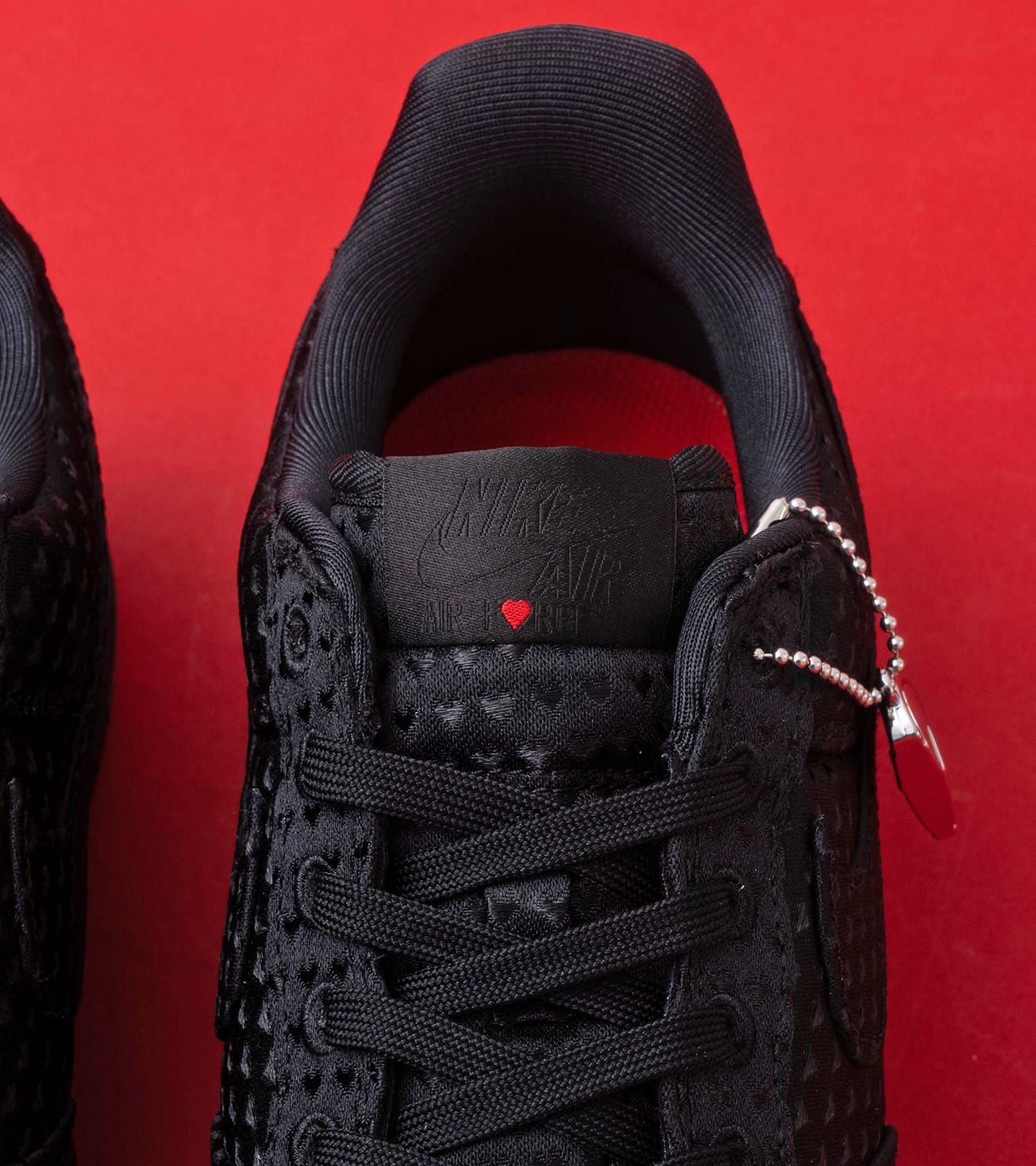 NIKE AIR FORCE 1 RETRO Valentine's Day