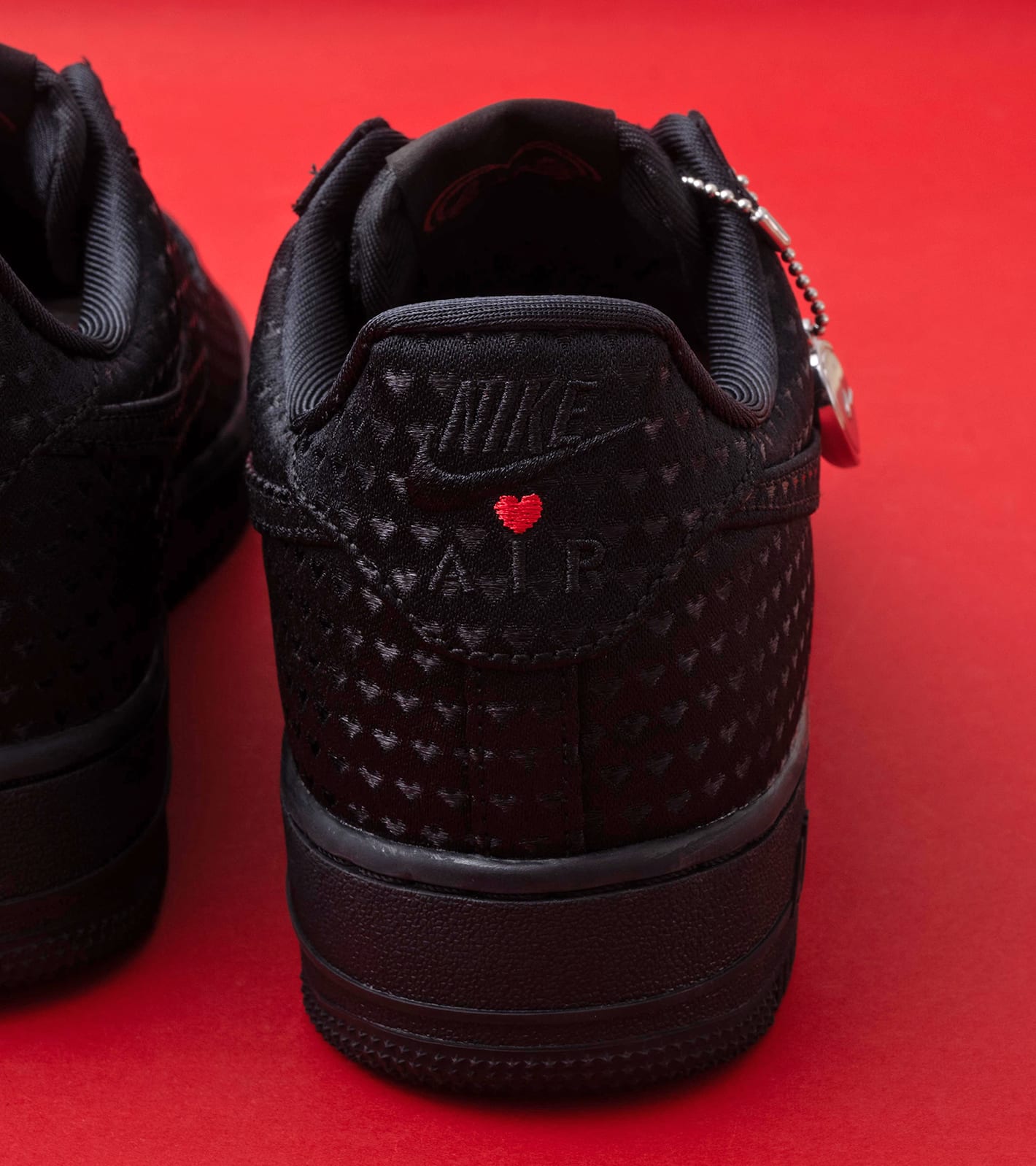 NIKE AIR FORCE 1 RETRO Valentine's Day