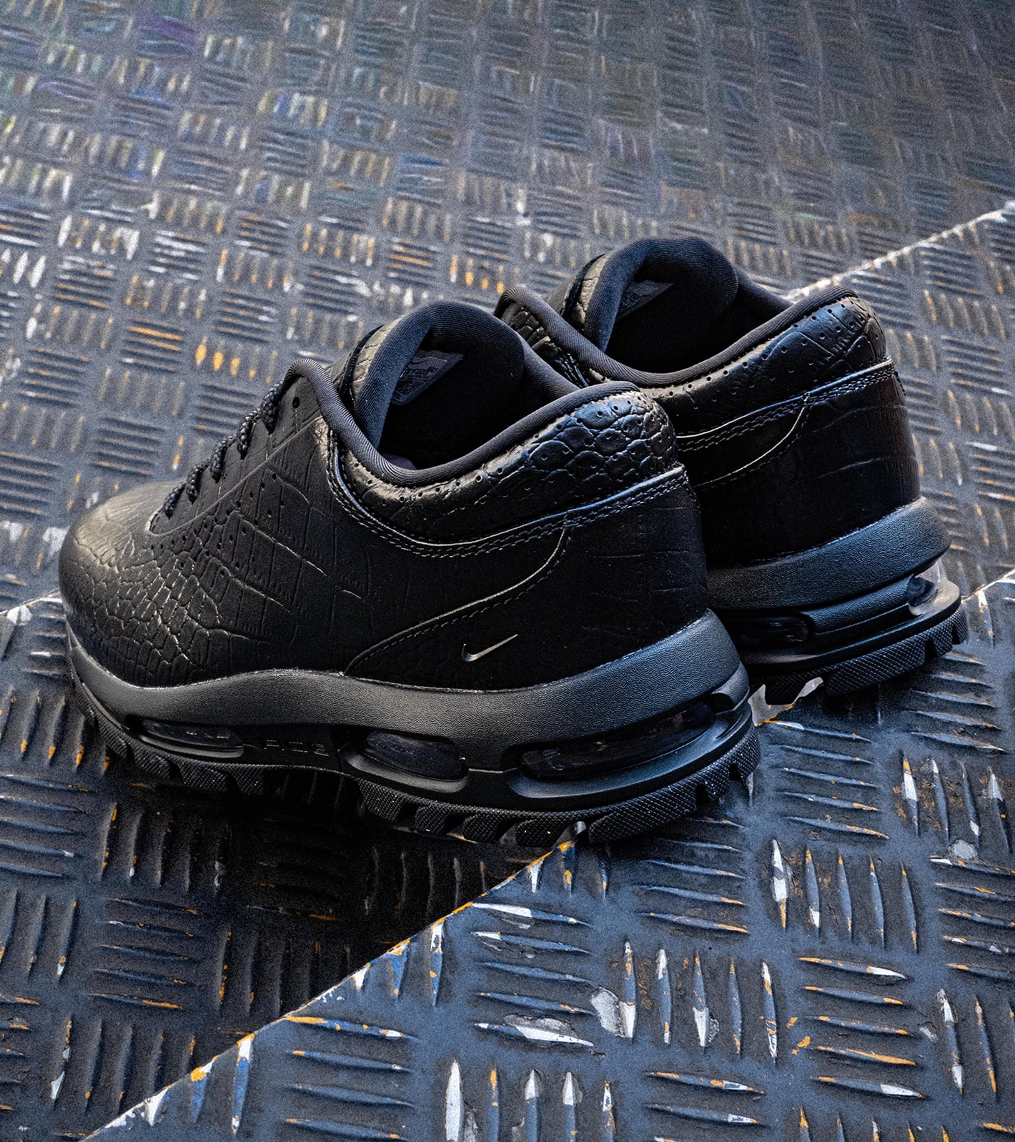 NIKE AIR MAX GOADOME LOW QS