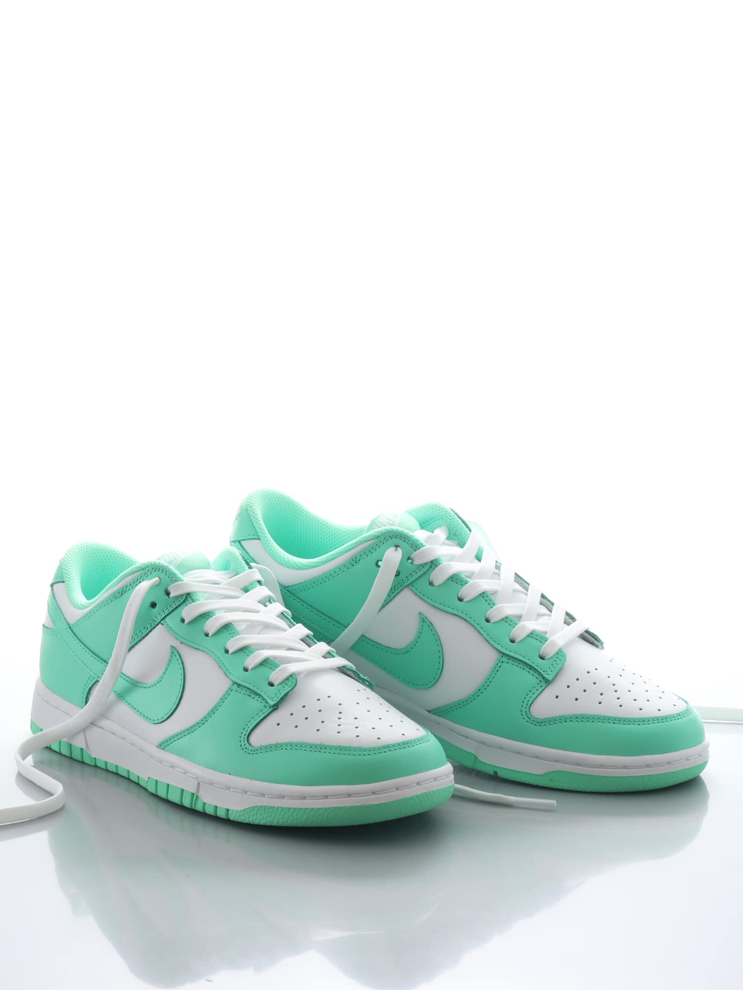 NIKE WMNS DUNK LOW "GREEN GLOW" ナイキ