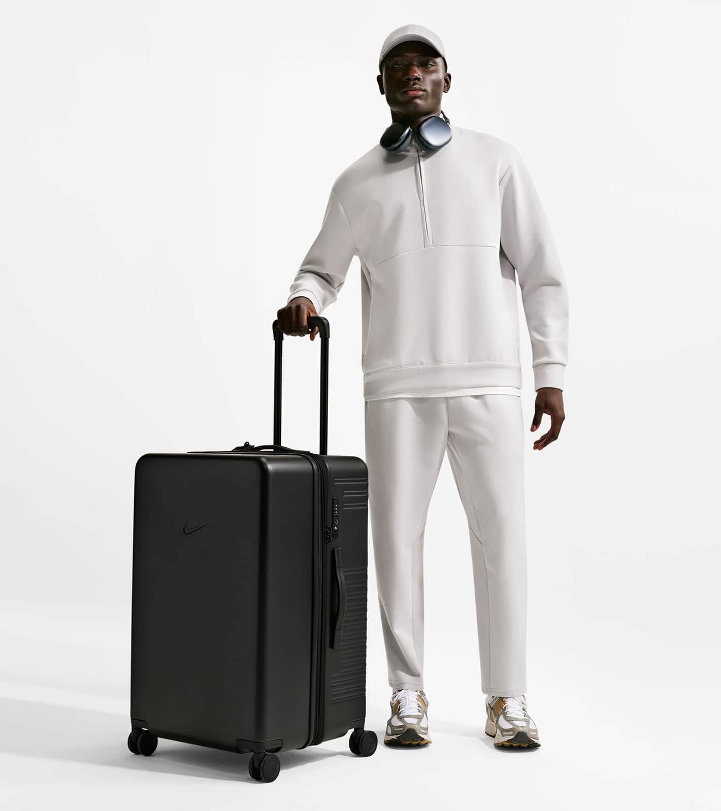 NIKE HARDSHELL LUGGAGE