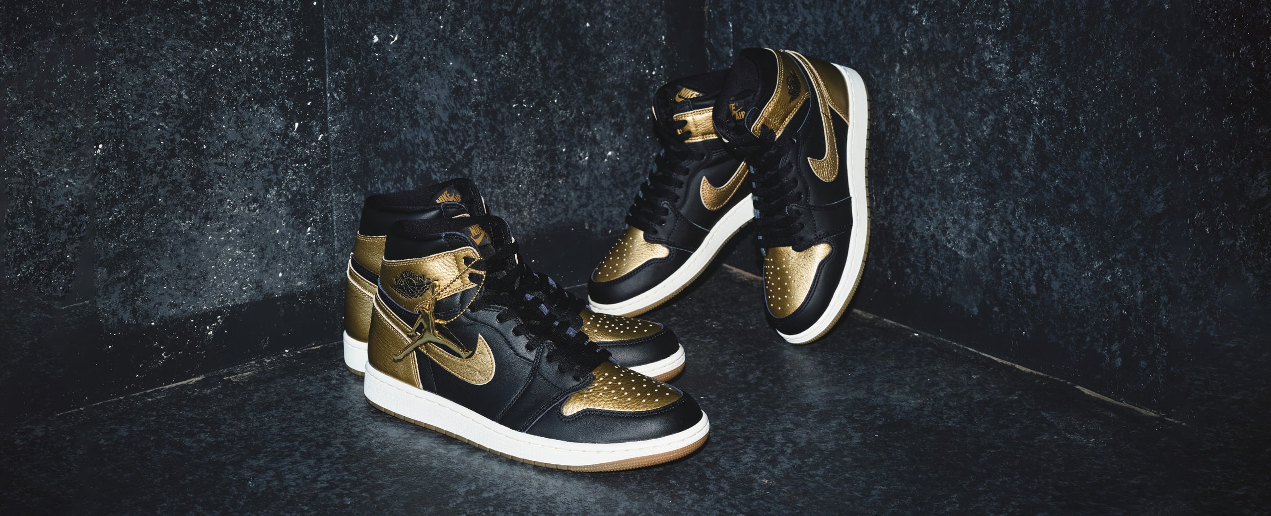 "AIR JORDAN 1 RETRO HIGH OG Metallic Gold"