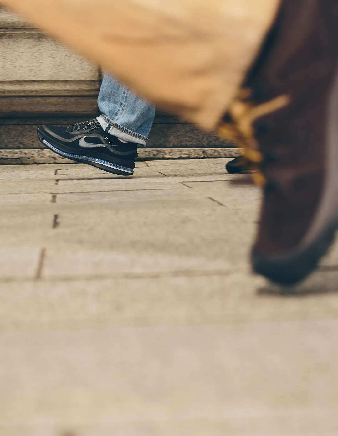 hoka-stealth-tech-collection-lp