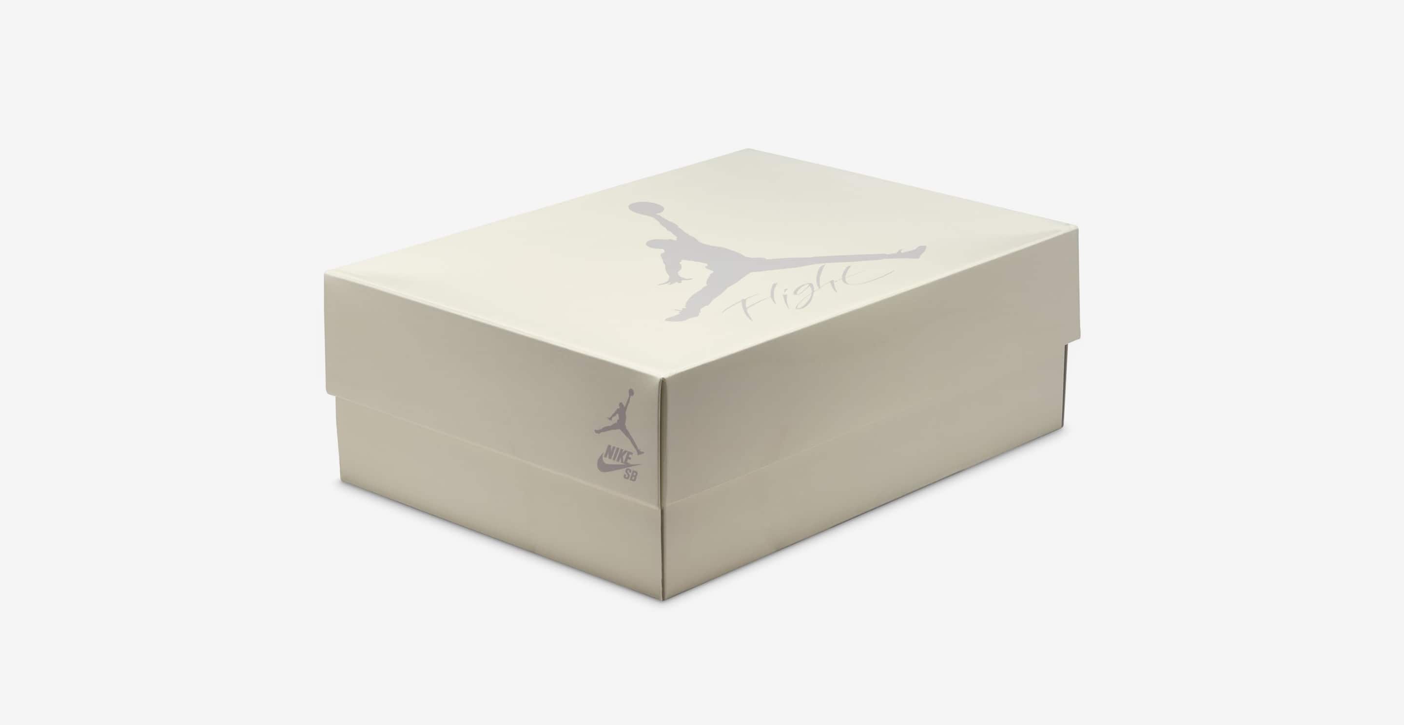 NIKE SB AIR JORDAN 4
