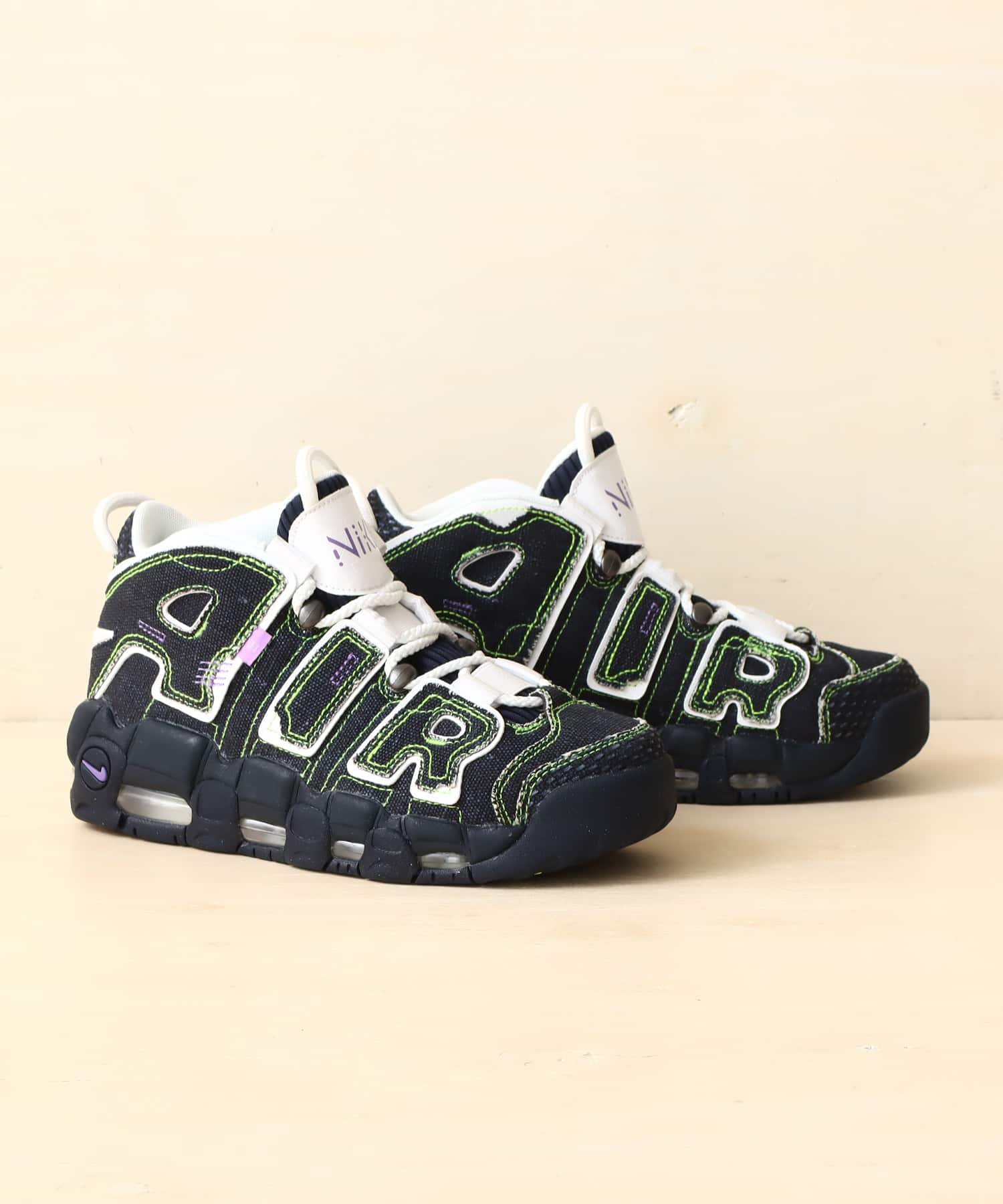 NIKE SWDC W AIR MORE UPTEMPO
