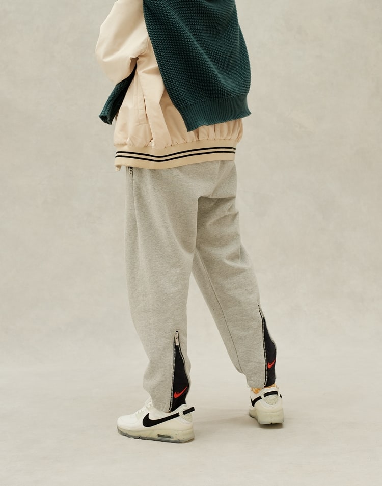 送料無料（北海道・沖縄県除く！） NIKE TREND CAPSULE SNEAKER PANTS