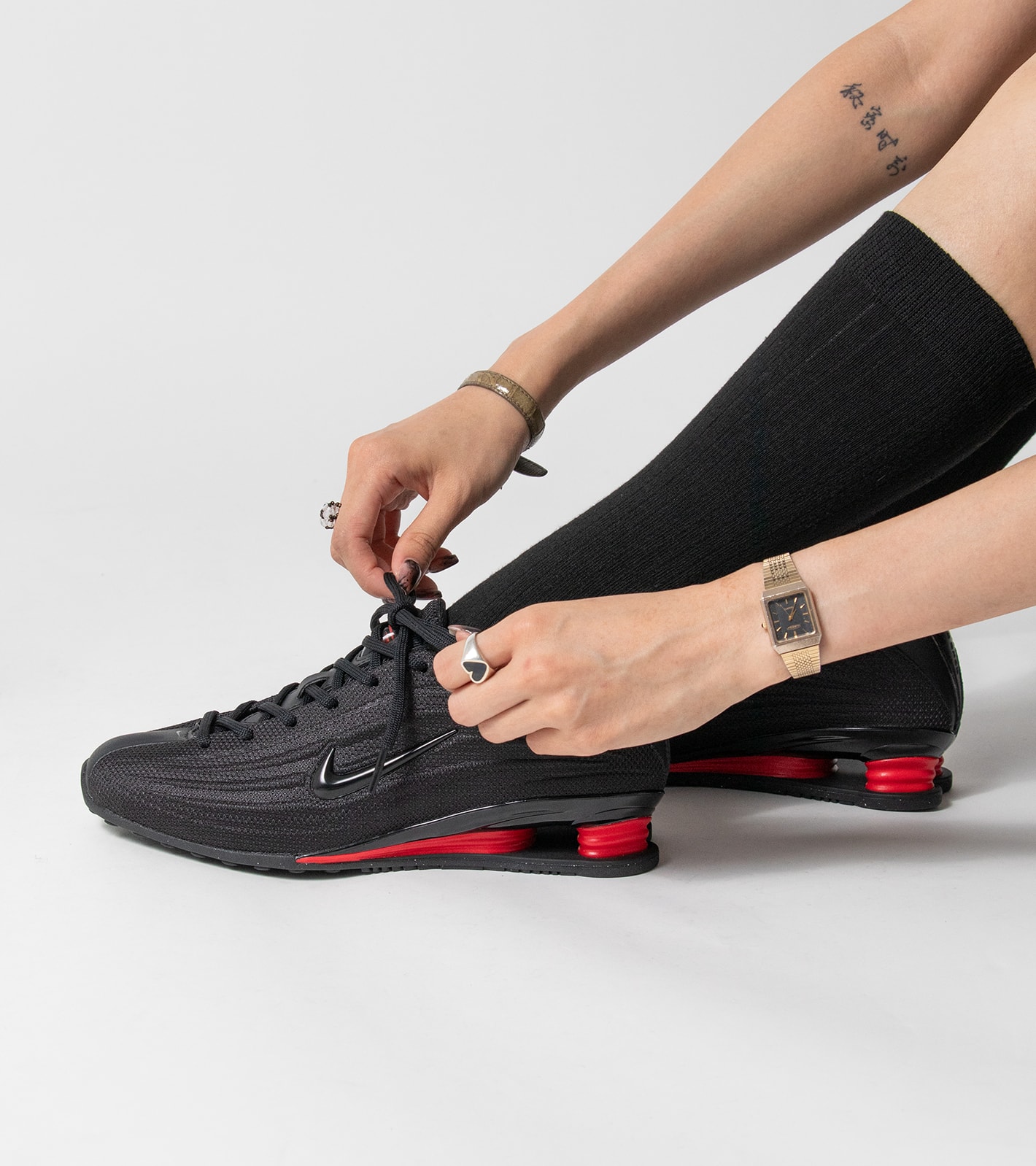 NIKE　ナイキショックスZ 　スニーカー Nikeがスポーツウェア モデル「ショックス Z」を発表、常識を