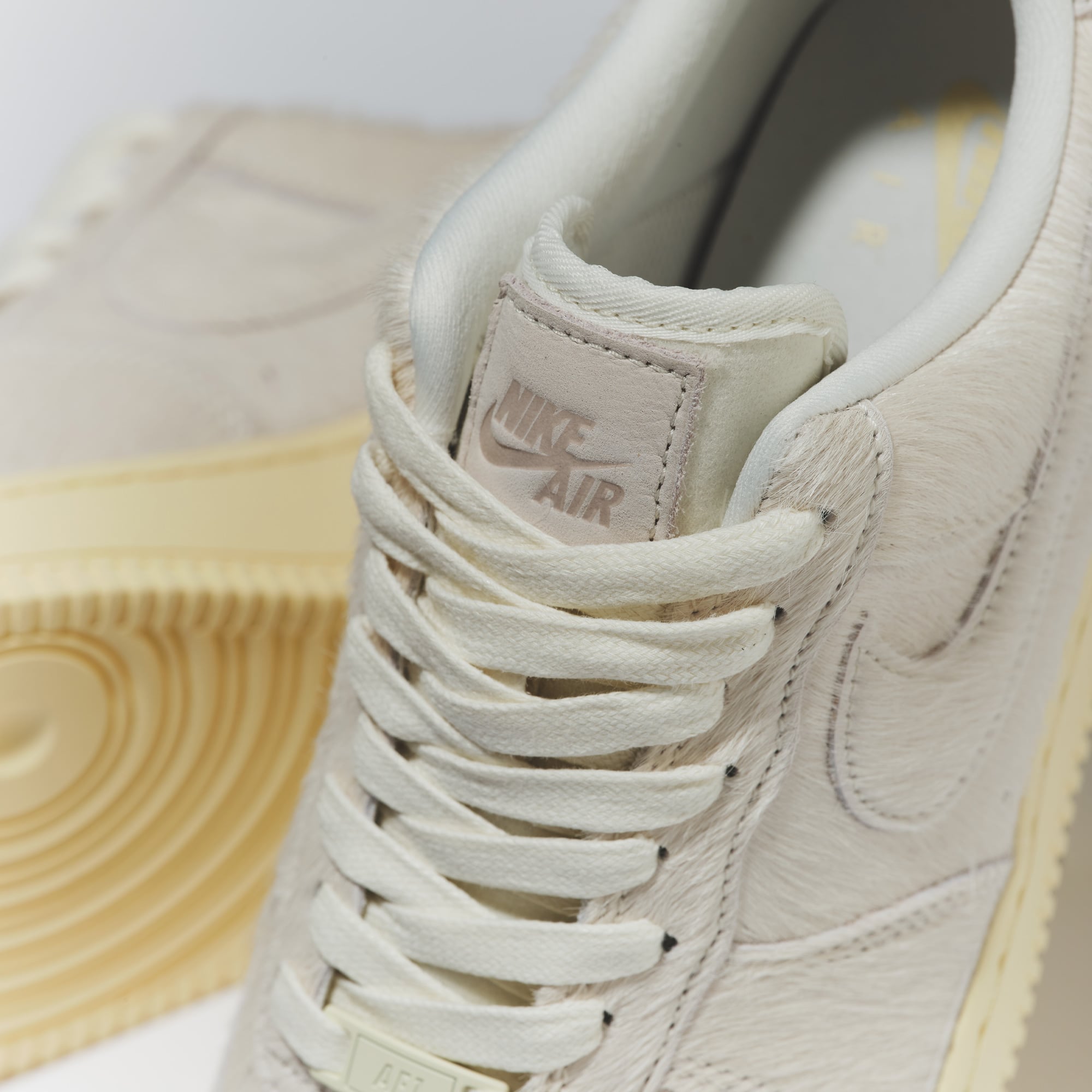 NIKE WMNS AIR FORCE 1 '07