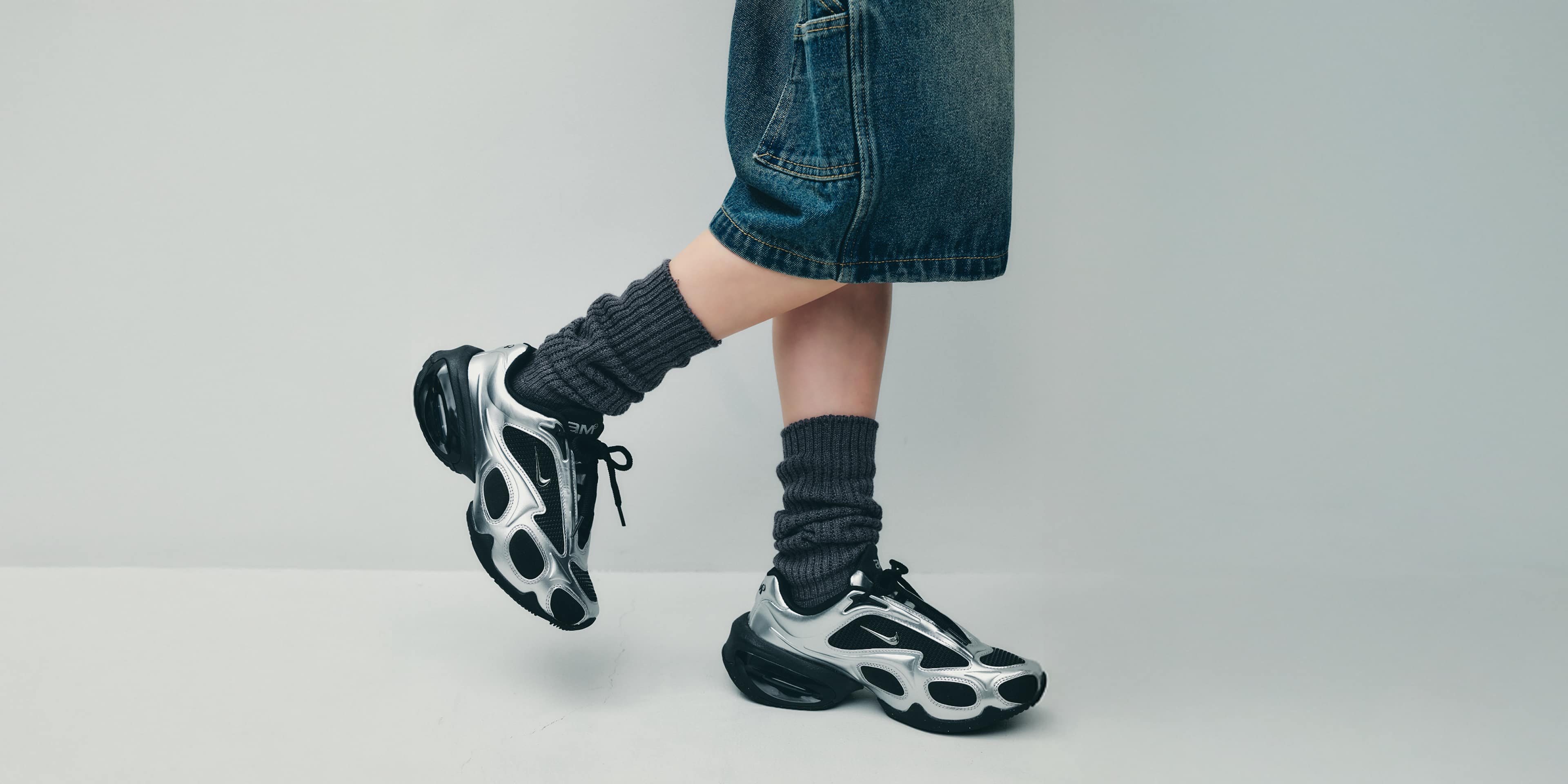 NIKE WMNS AIR MAX MUSE BLACK/METALLIC SILVER（ナイキ