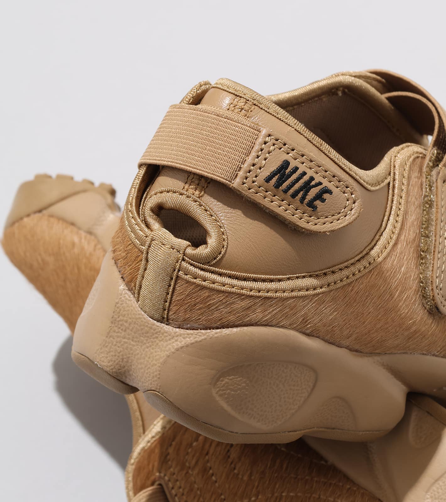 NIKE WMNS AIR RIFT