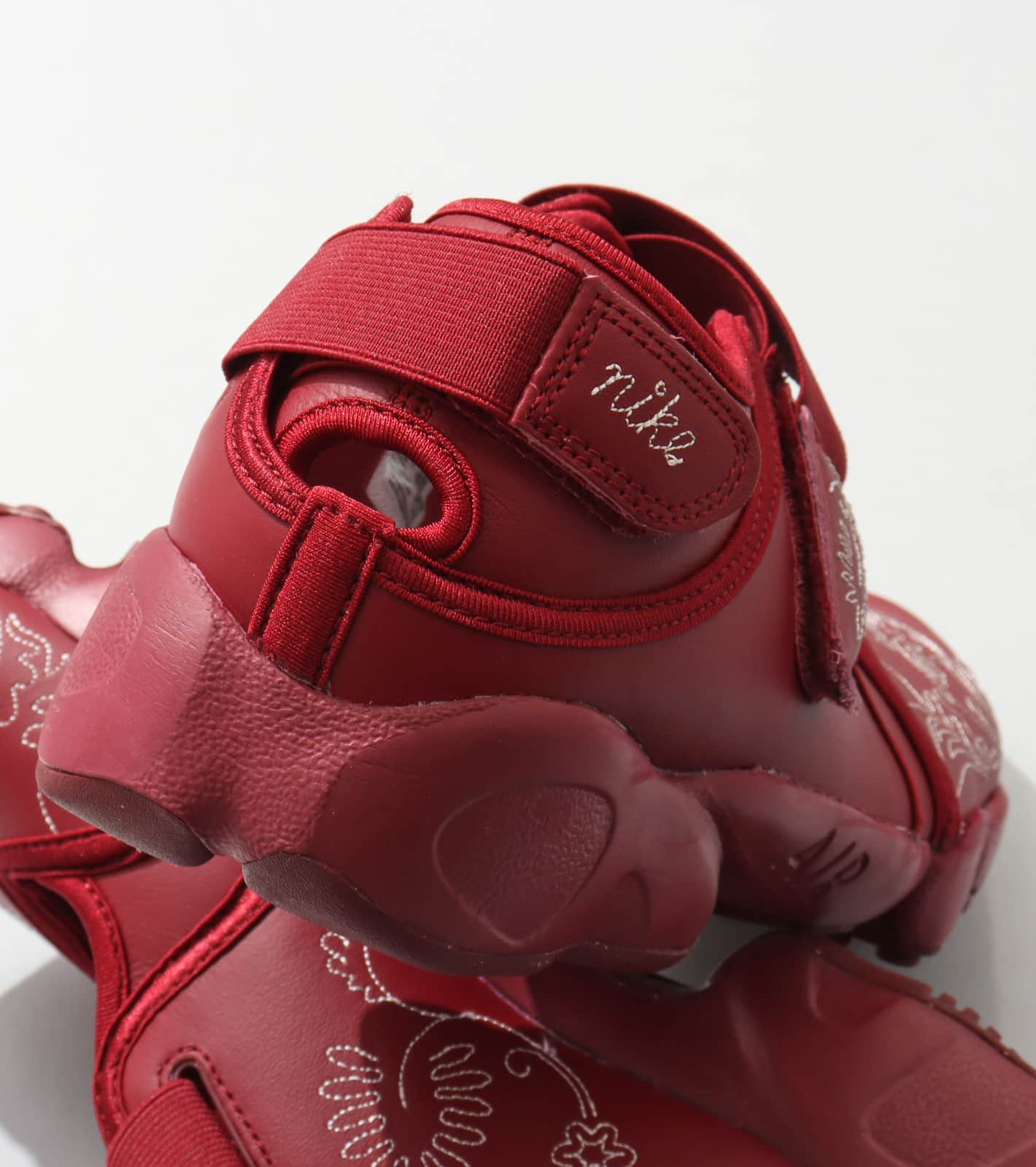 NIKE WMNS AIR RIFT
