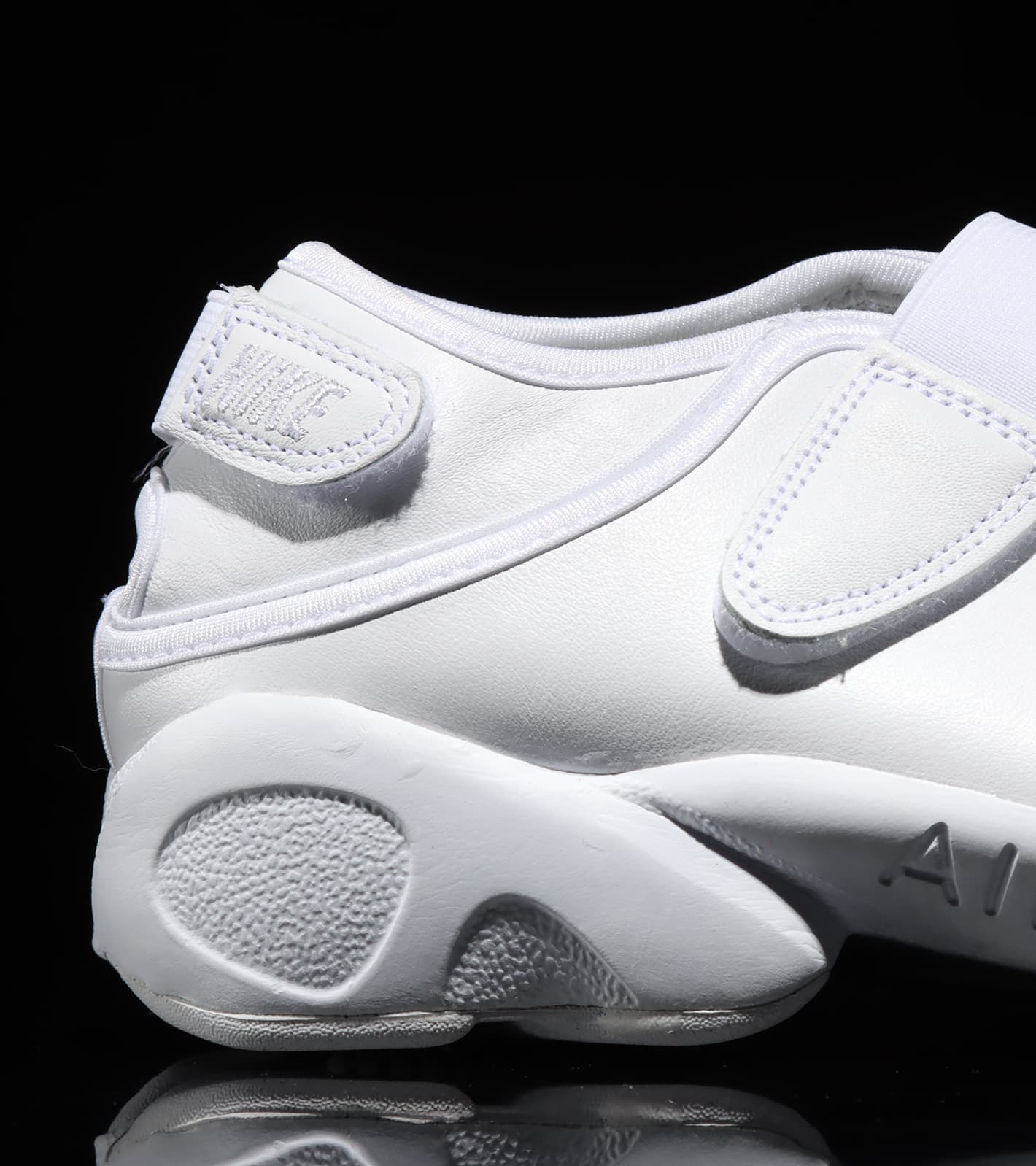 NIKE WMNS AIR RIFT