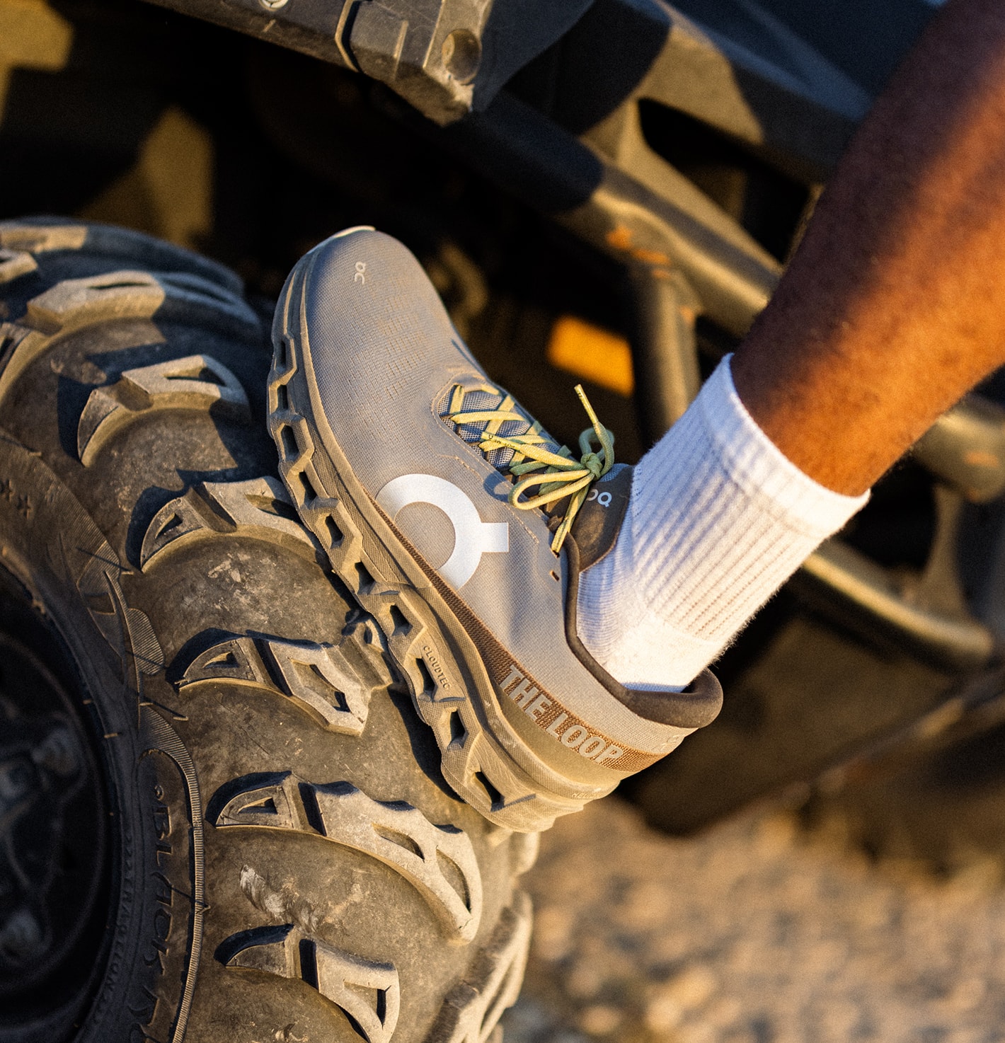 On x PLEASURES x The Loop Running Supply Co