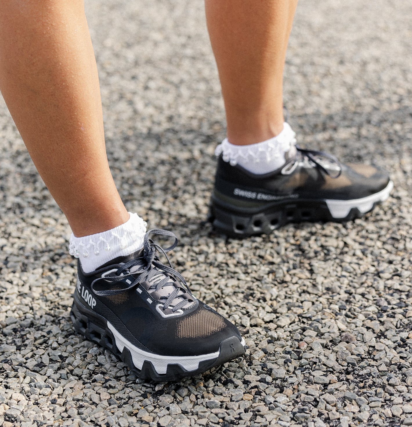 On x PLEASURES x The Loop Running Supply Co