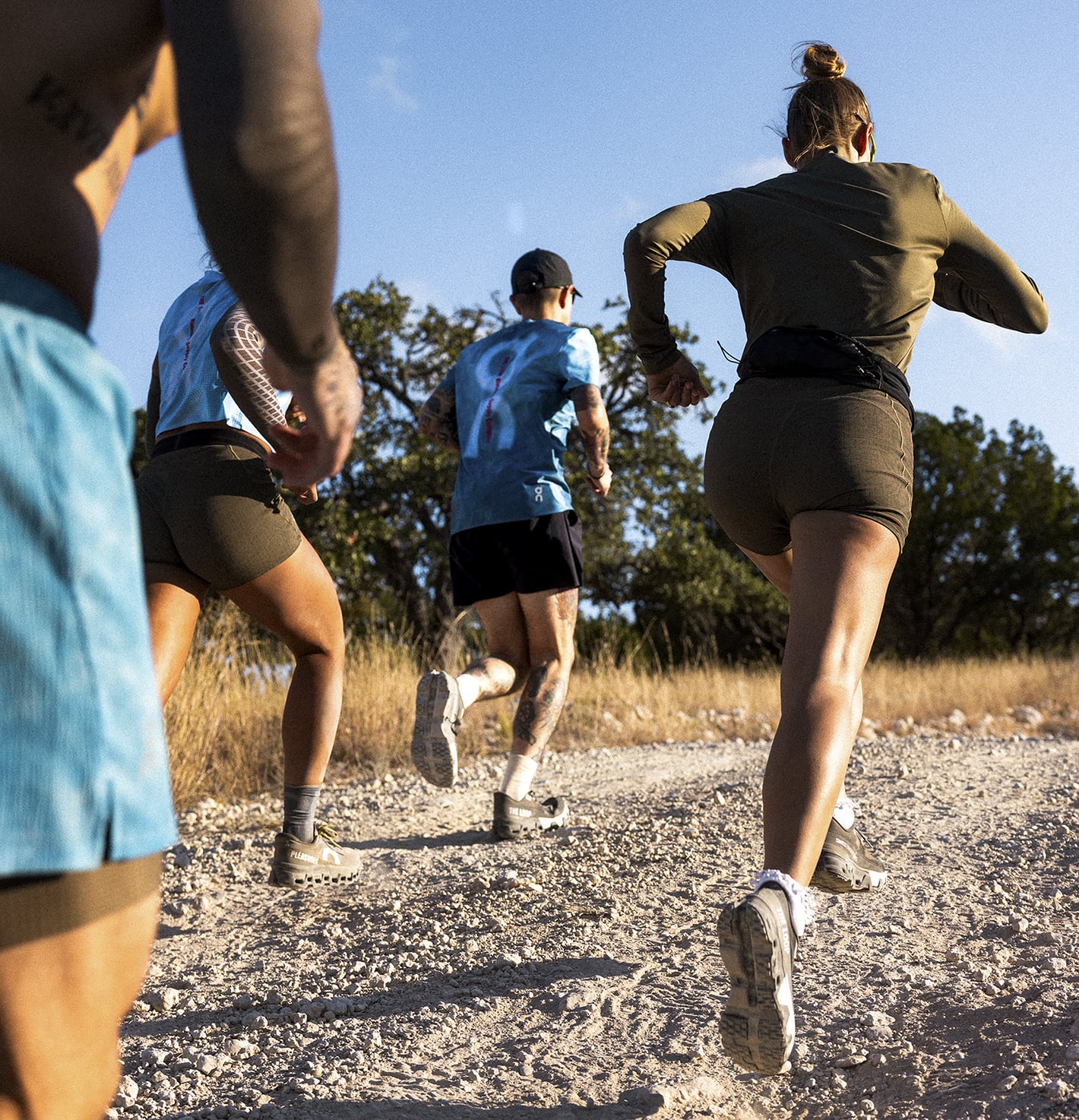On x PLEASURES x The Loop Running Supply Co