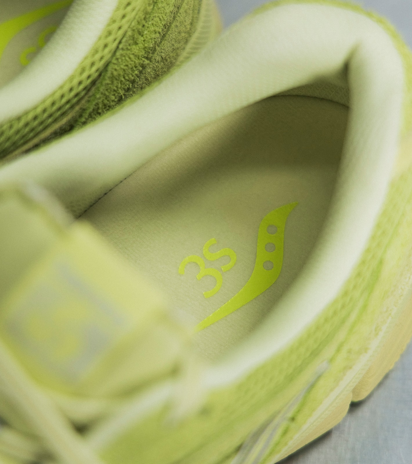 Saucony PROGRID GUIDE 7 x 3sixteen