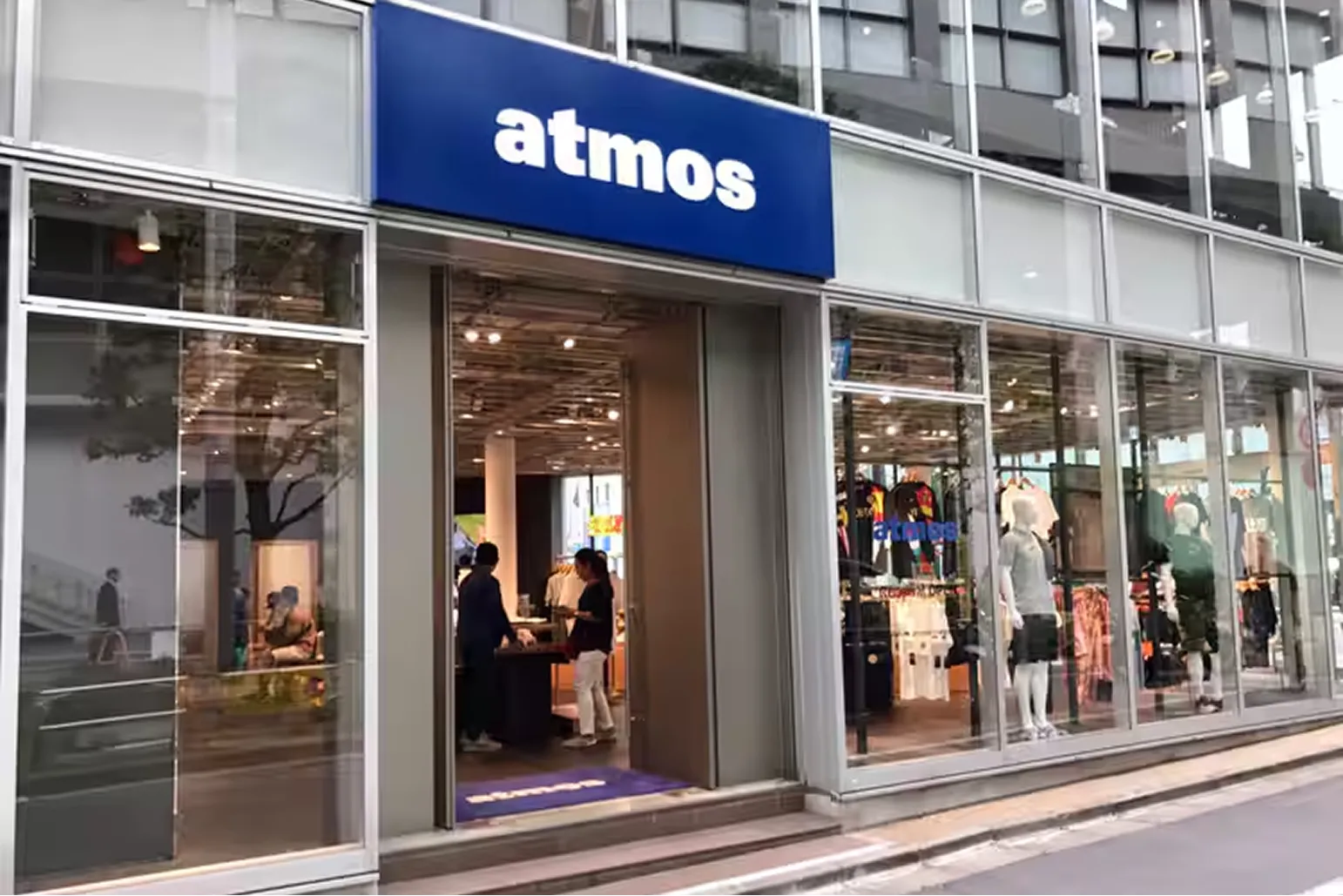 POP-UP STORE