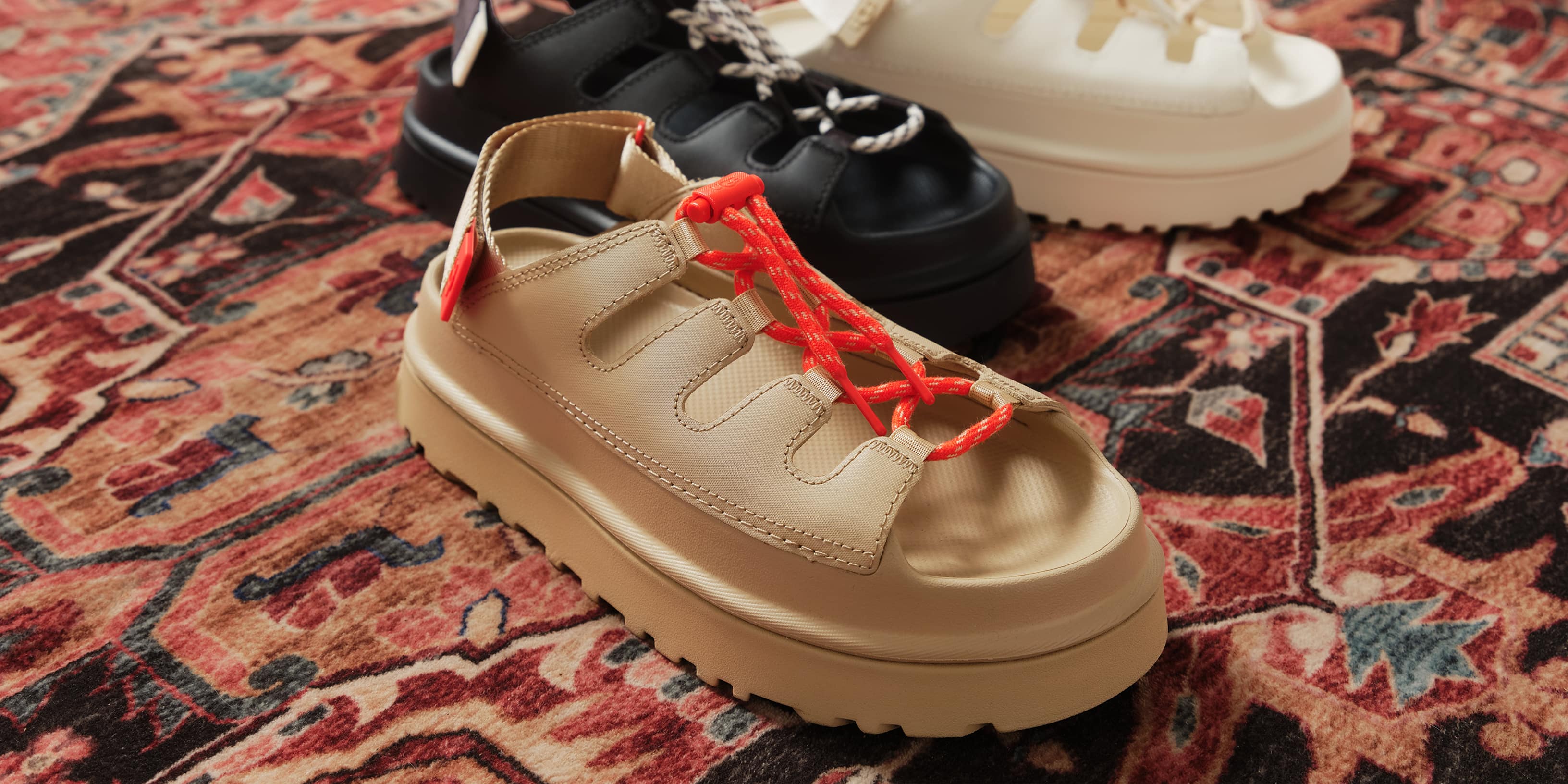 UGG W GOLDENGLOW TOGGLE