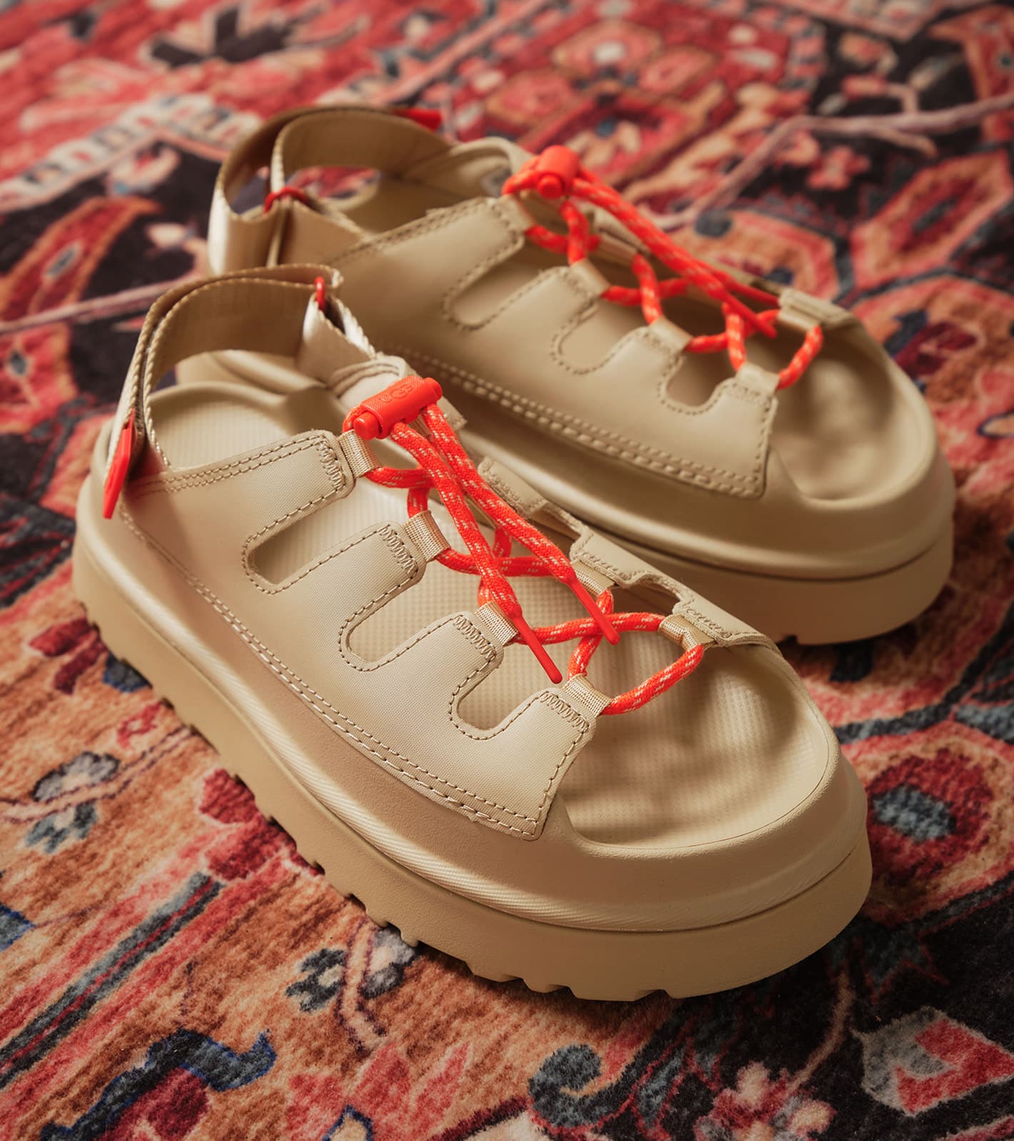 UGG W GOLDENGLOW TOGGLE