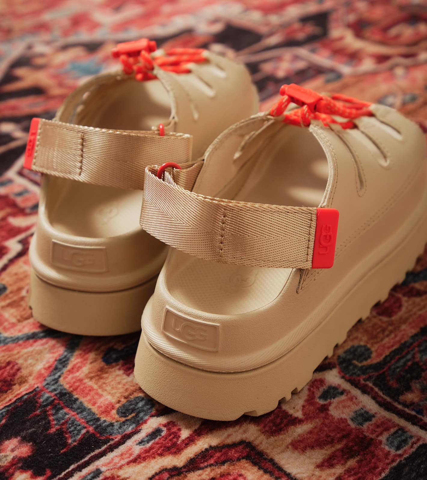 UGG W GOLDENGLOW TOGGLE