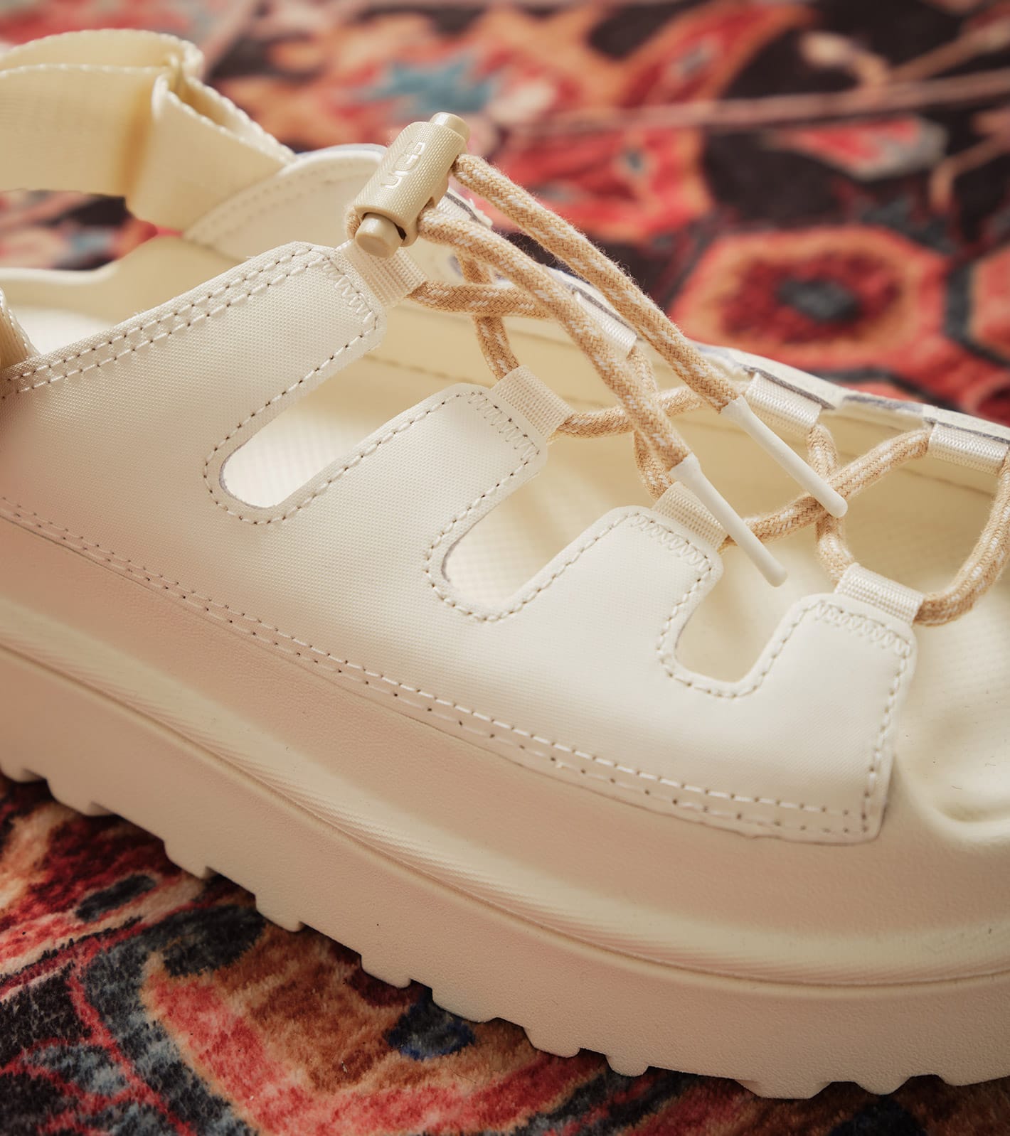 UGG W GOLDENGLOW TOGGLE