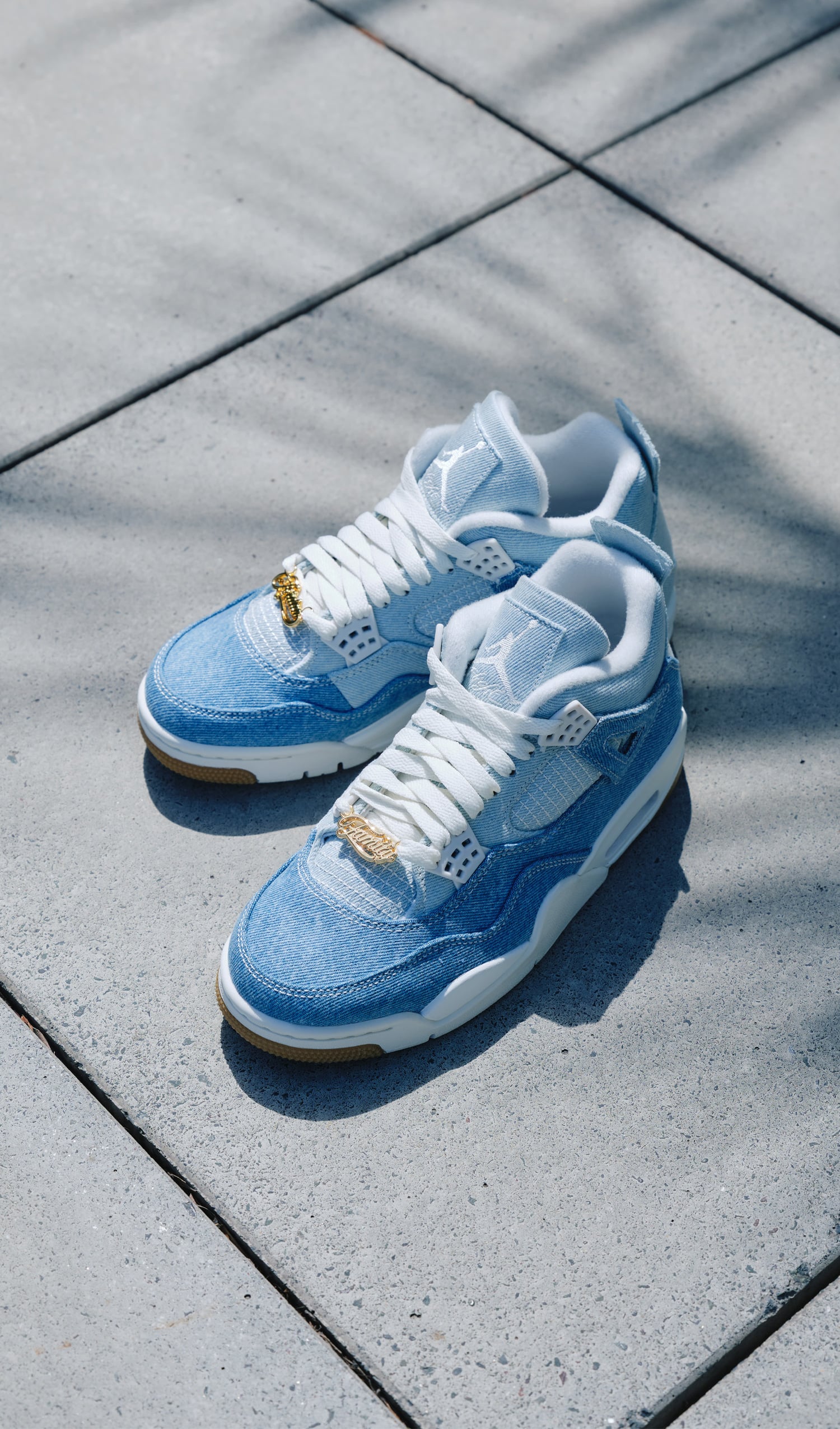 JORDAN BRAND WMNS AIR JORDAN 4 ' Worn Blue '