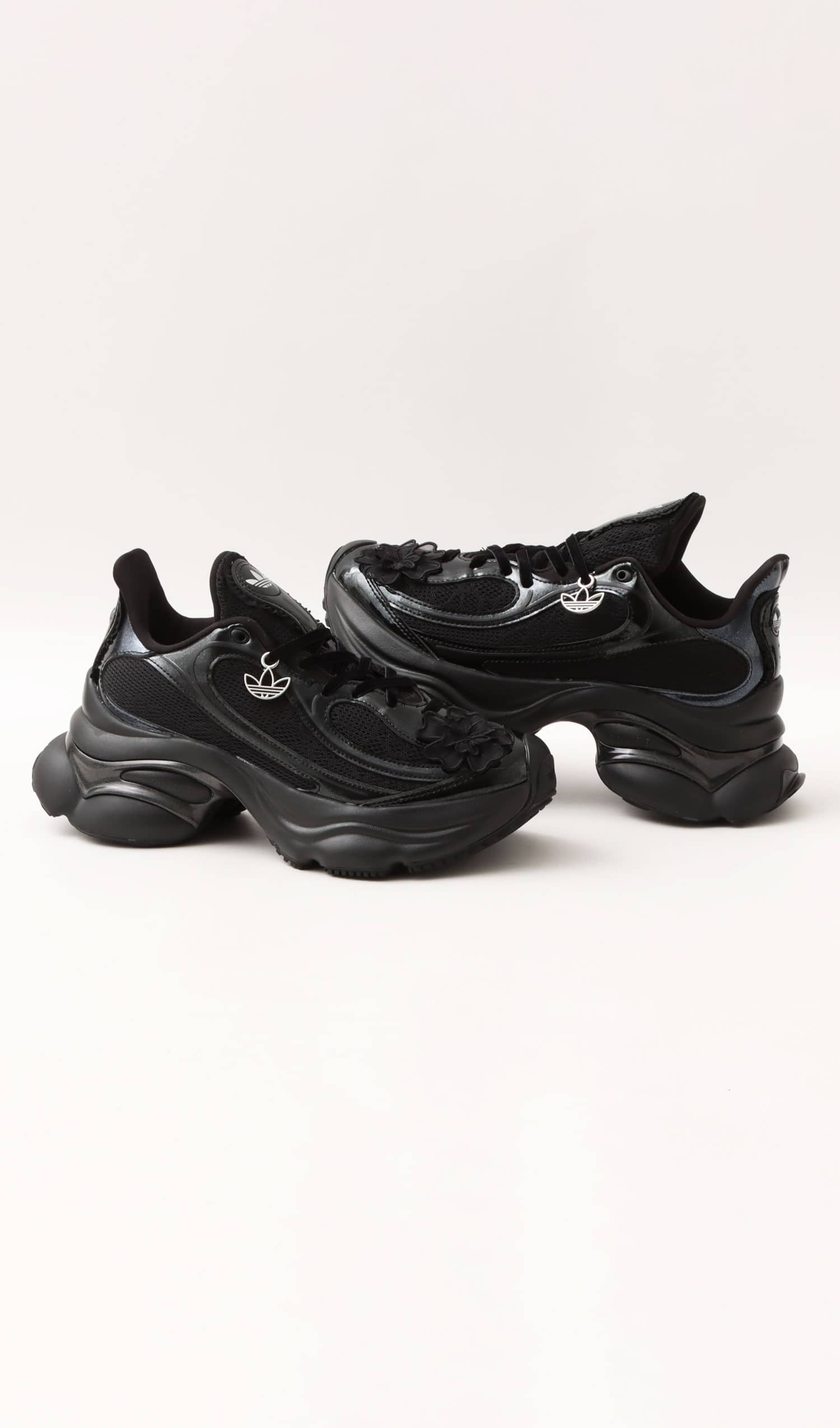 adidas OZVENUZ W