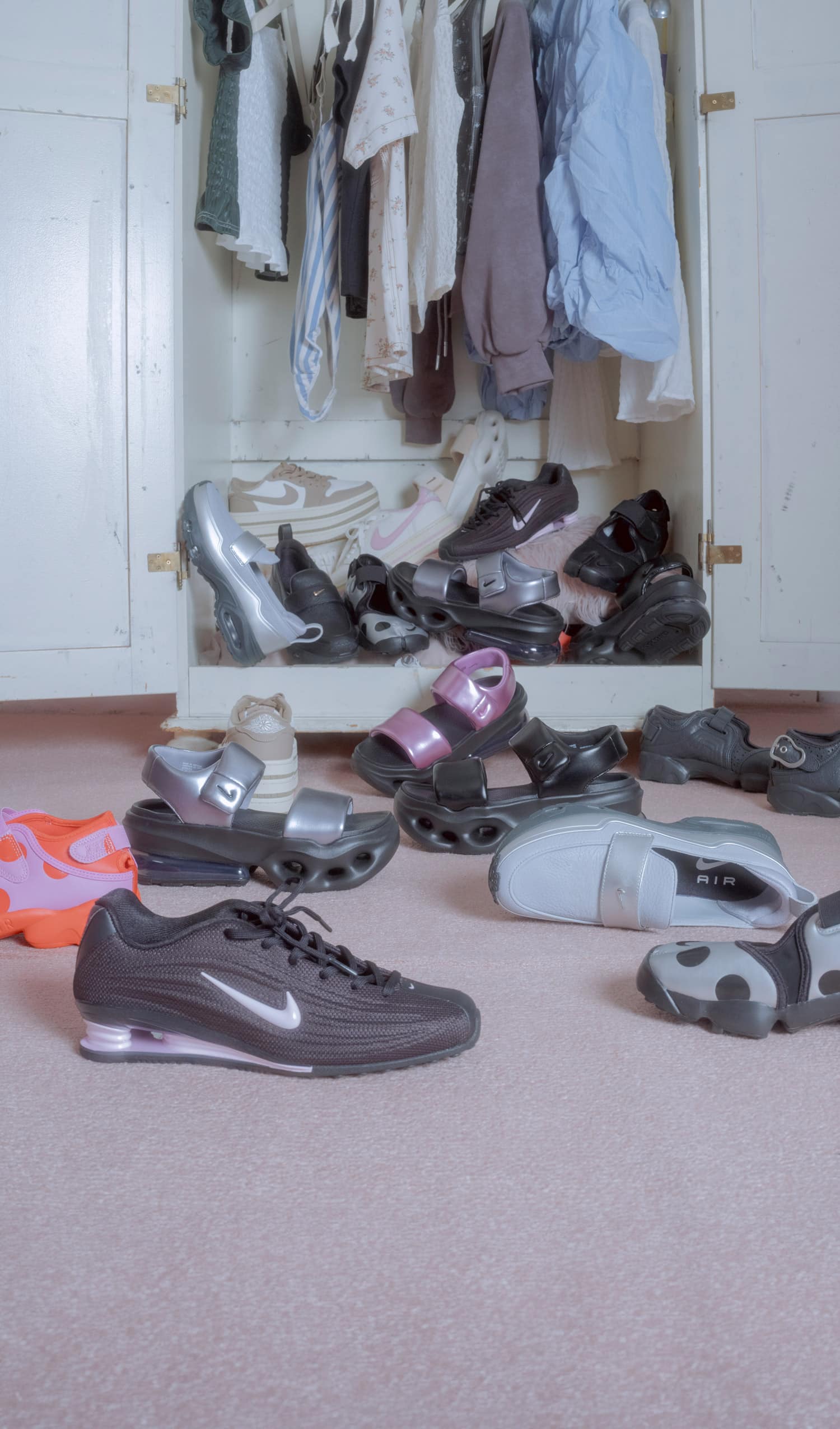 PINK CLOSET
